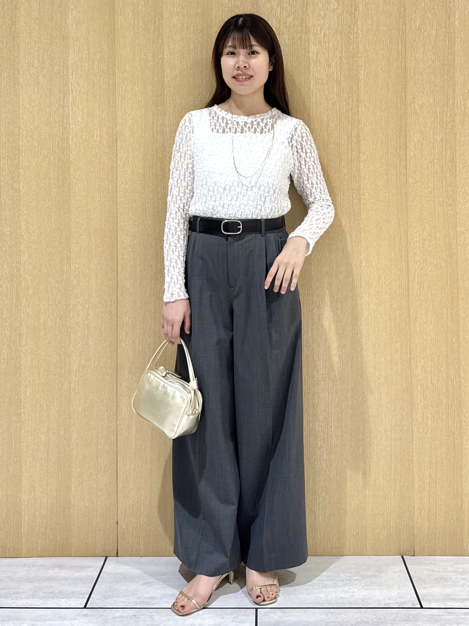 nanaさんの「UNTITLED｜【羽織りのインナーに】レースプルオーバー」を使ったコーディネート