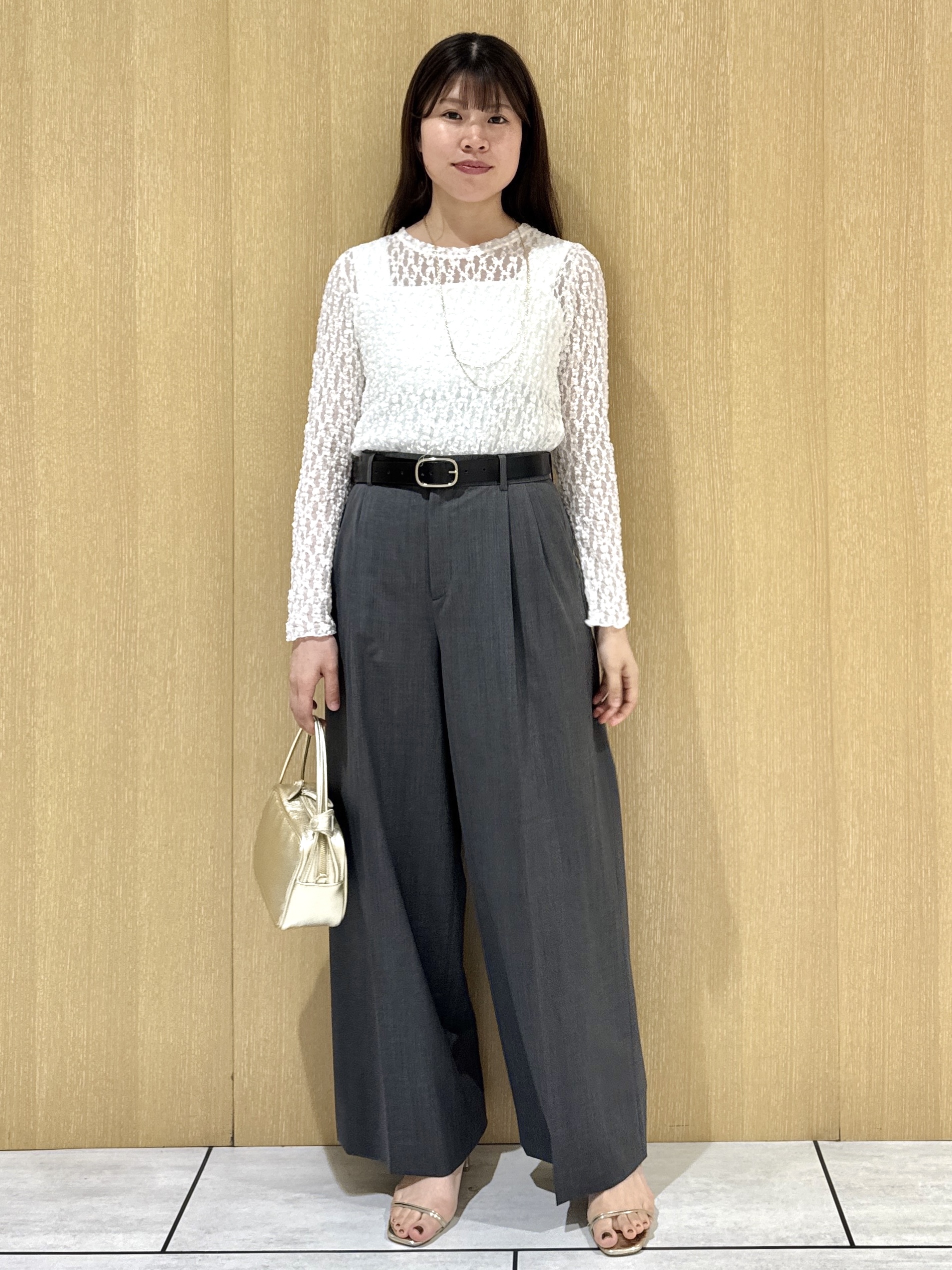 nanaさんの「UNTITLED｜【羽織りのインナーに】レースプルオーバー」を使ったコーディネート
