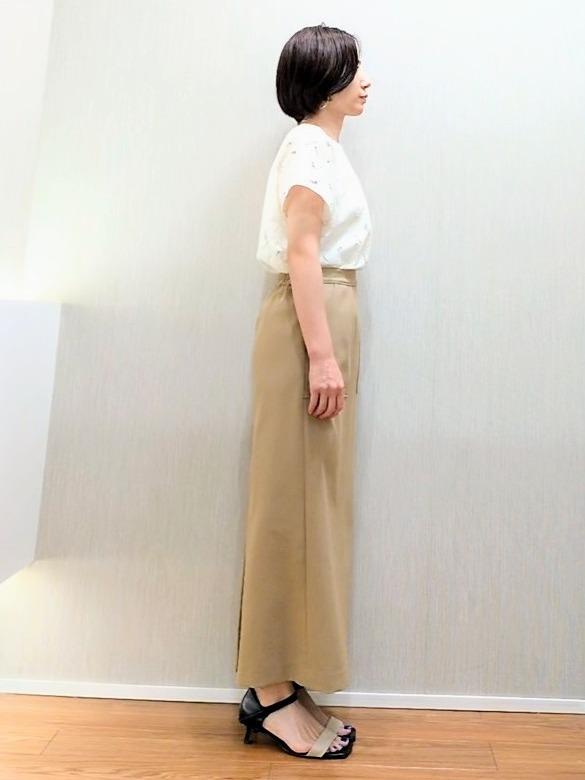 ミズタさんの「UNTITLED｜【セットアップ可/品のある透け感】リーフレースブラウス」を使ったコーディネート