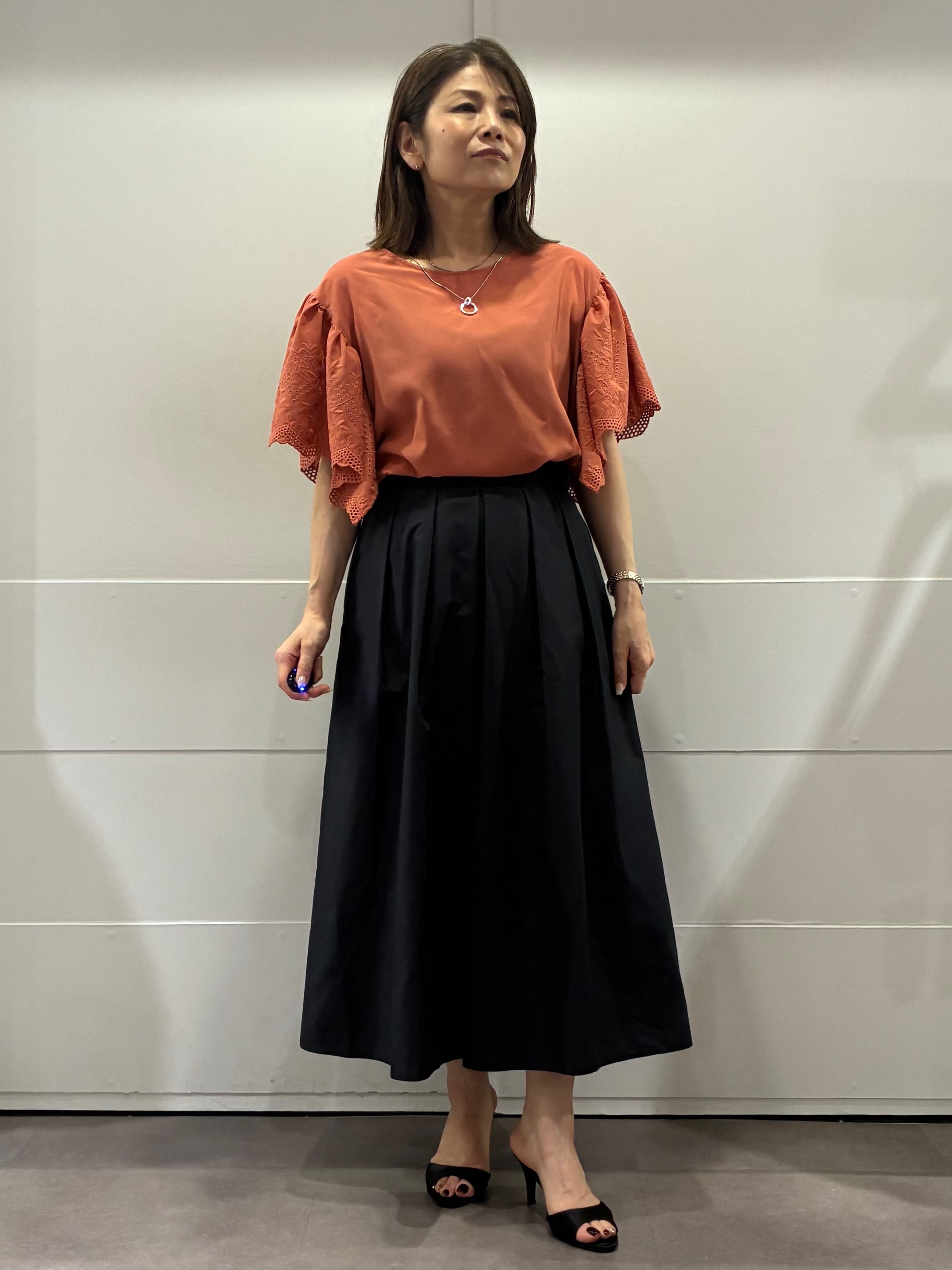 ちいさんの「Reflect｜【通勤◎】スカラップレーススリーブ ブラウス」を使ったコーディネート