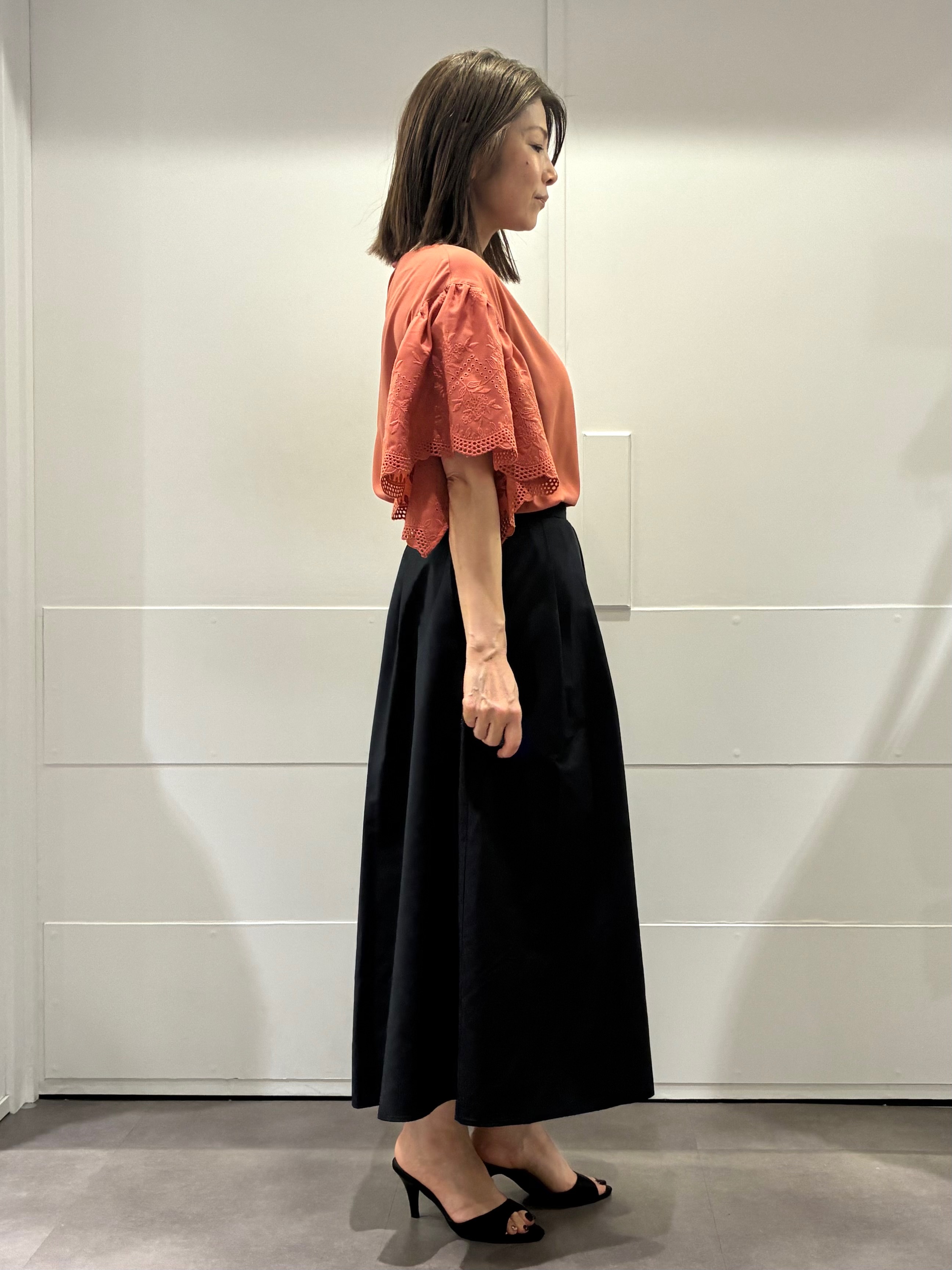 ちいさんの「Reflect｜【通勤◎】スカラップレーススリーブ ブラウス」を使ったコーディネート