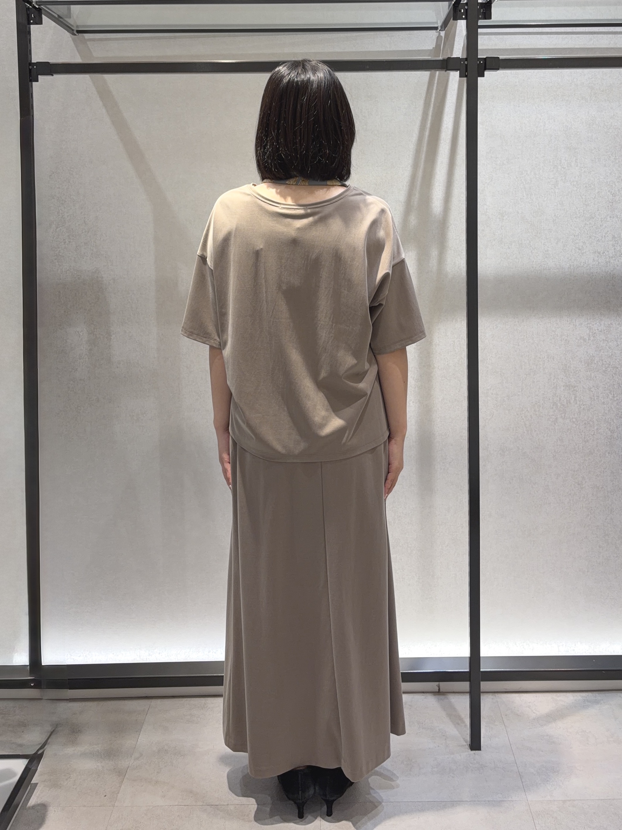 わたなべさんの「UNTITLED｜【きれいめTシャツ/セットアップ可】ヴィンテージライクプルオーバー」を使ったコーディネート