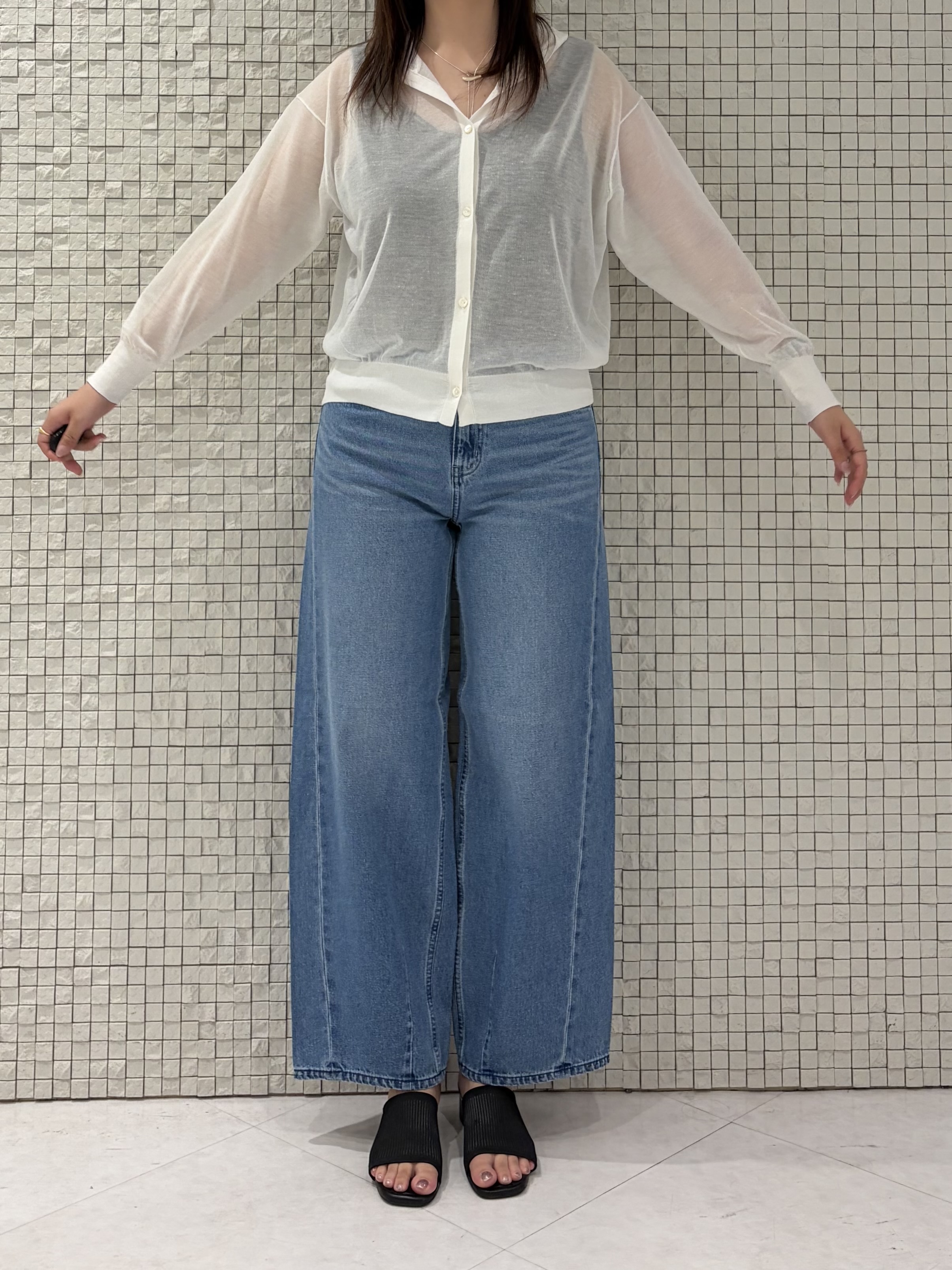 koharuさんの「INDIVI｜【秋羽織／洗える／シアー】フーディー カーディガンニット」を使ったコーディネート