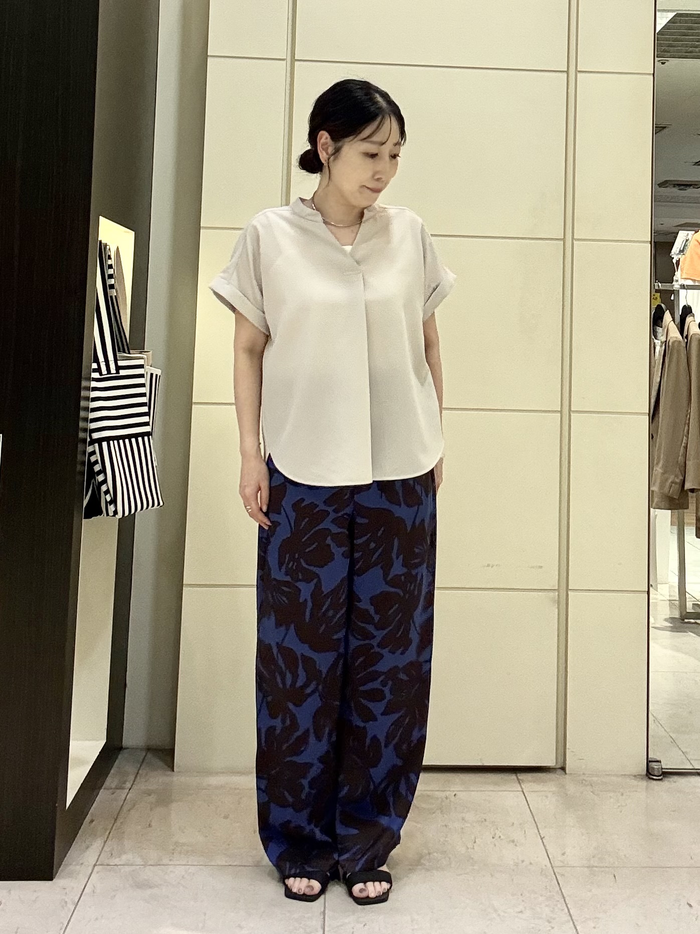 mori.さんの「UNTITLED｜【セットアップ可/UVカット】エアリークールブラウス」を使ったコーディネート