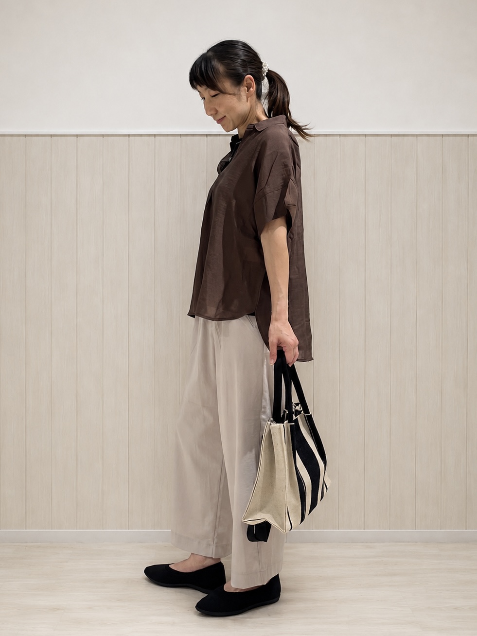 まつみさんの「SHOO･LA･RUE｜【2点セット/S-LL/洗濯機可】時短でコーデ決まる スラブスキッパーシャツ＋タンクトップ」を使ったコーディネート