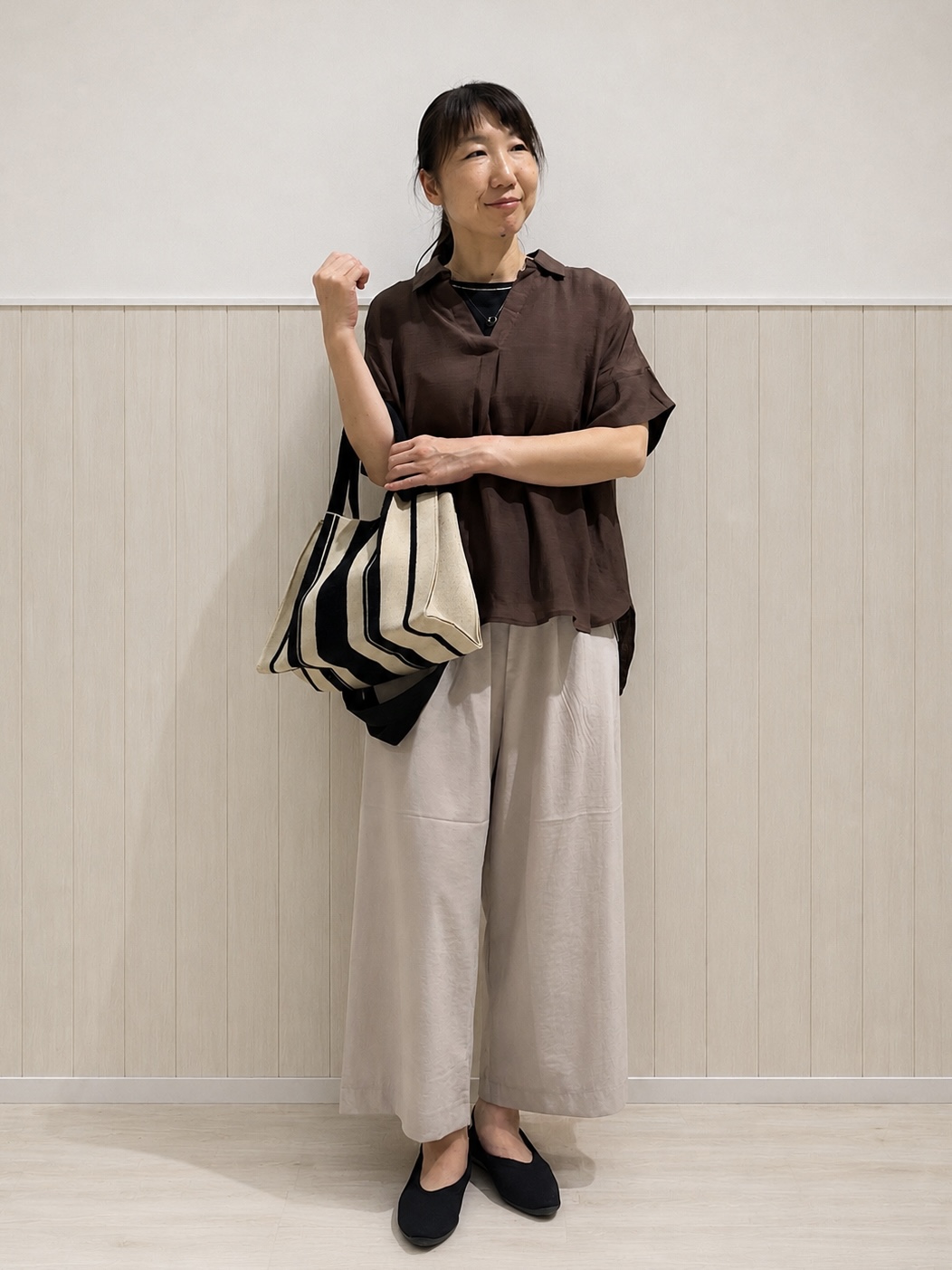 まつみさんの「SHOO･LA･RUE｜【2点セット/S-LL/洗濯機可】時短でコーデ決まる スラブスキッパーシャツ＋タンクトップ」を使ったコーディネート
