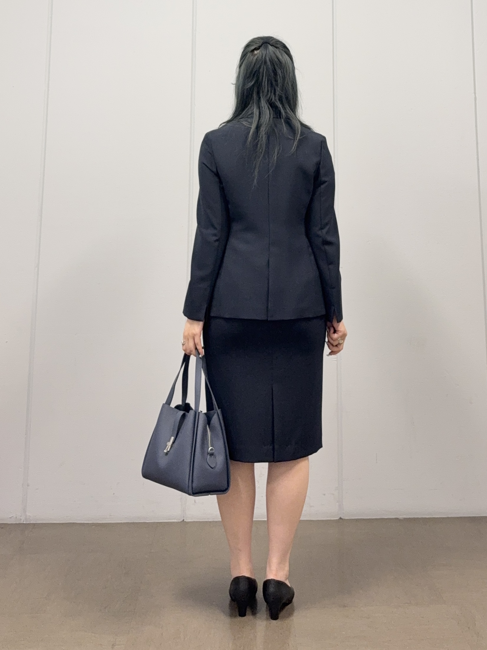 mizukiさんの「INDIVI｜【洗える／スーツインナー／UVケア】ボウタイ風 幾何学柄ブラウス」を使ったコーディネート