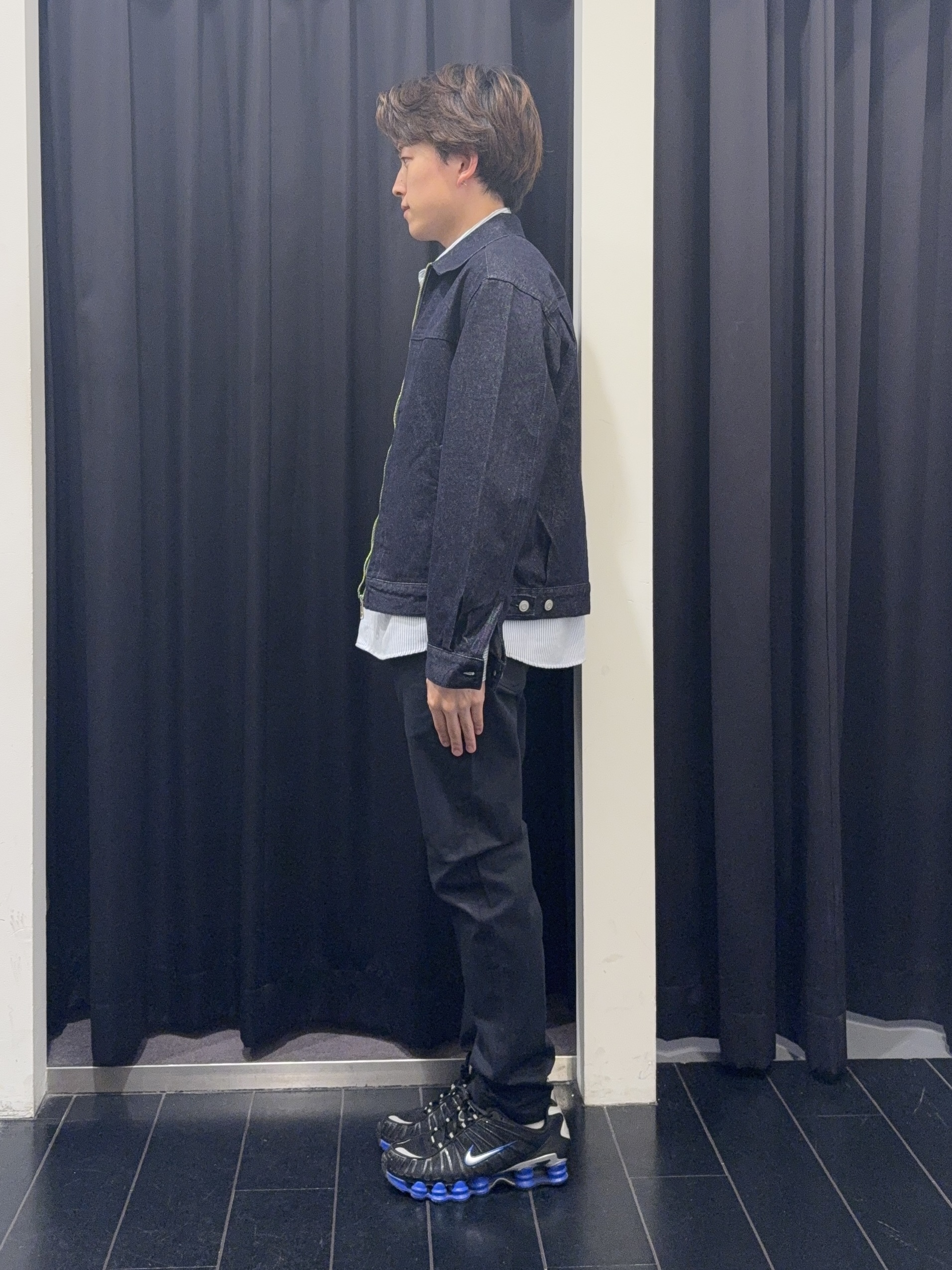 カシマさんの「THE SHOP TK｜【色落ちしにくい/セットアップ可】デニムライク ジップアップジャケット」を使ったコーディネート