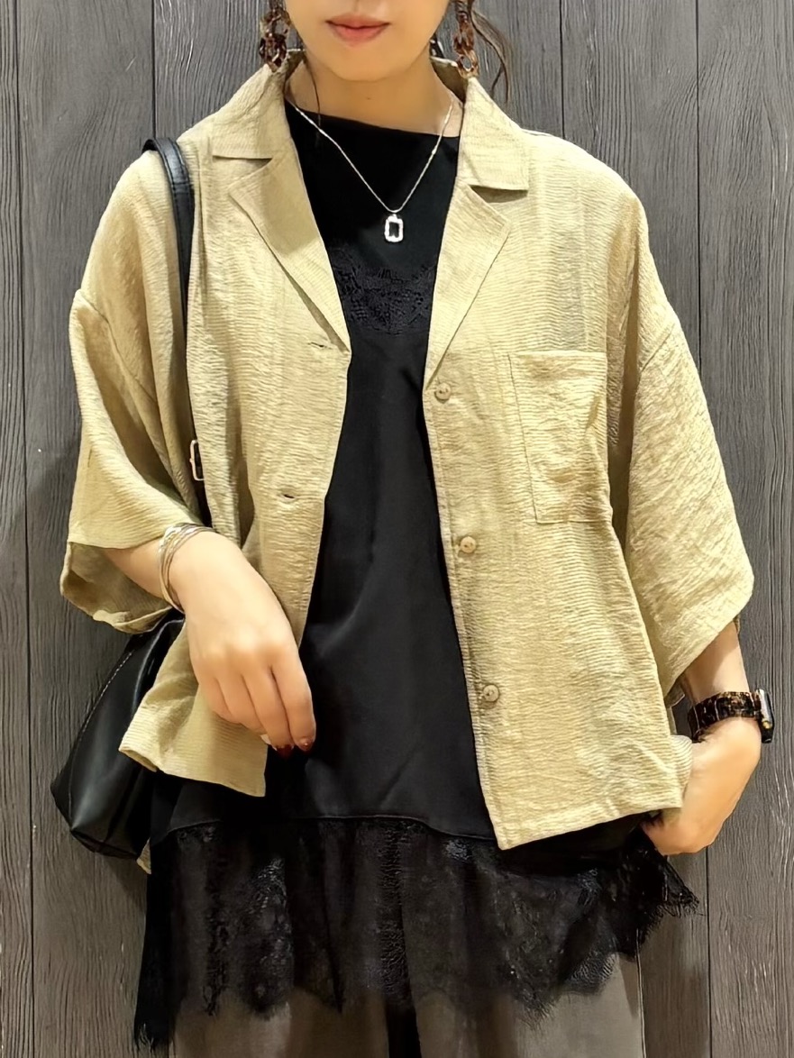 meiさんの「SHOO･LA･RUE｜【S-LL/5分袖/洗濯機可】程よい透け感 ポケット付きシャツ」を使ったコーディネート