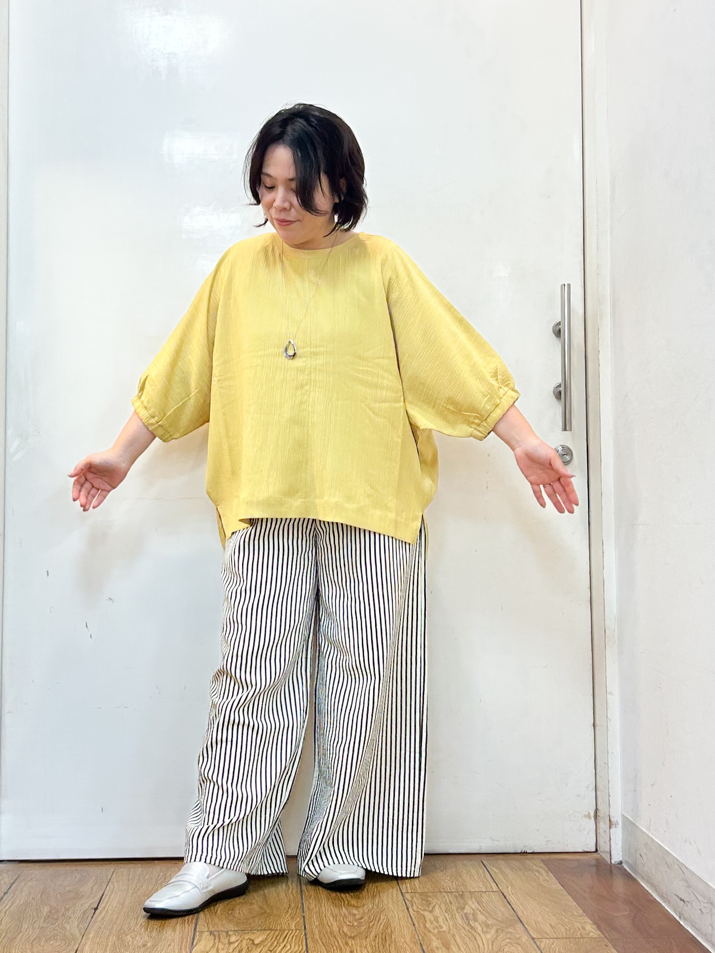 haruさんの「SHOO･LA･RUE｜【インせず着られる/洗濯後しわになりにくい】しぼしぼドルマンブラウス」を使ったコーディネート
