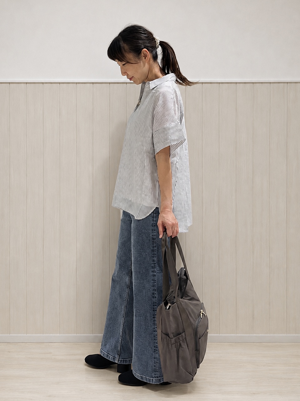 まつみさんの「SHOO･LA･RUE｜【2点セット/S-LL/洗濯機可】時短でコーデ決まる スラブスキッパーシャツ＋タンクトップ」を使ったコーディネート