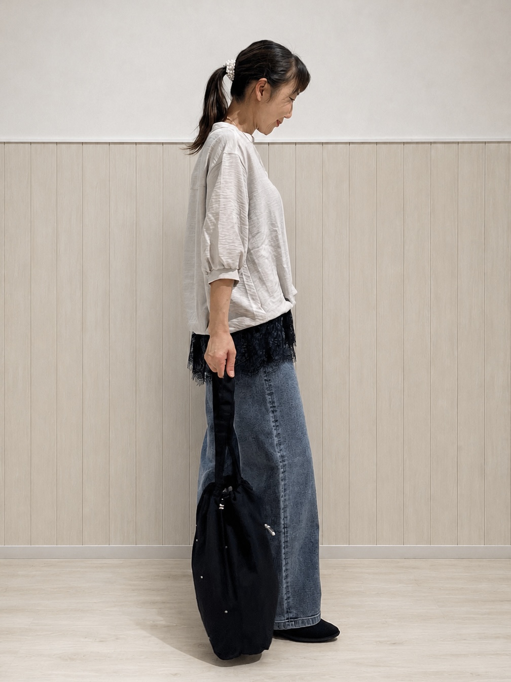 まつみさんの「SHOO･LA･RUE｜【インしないで着られる/S-LL/洗濯機可】1枚で決まる裾レース 大人上品スキッパーブラウス」を使ったコーディネート