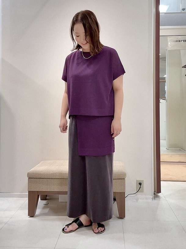 YUIさんの「UNTITLED｜【アンサンブル可/品のある透け感】Tシャツ風ニットトップス」を使ったコーディネート