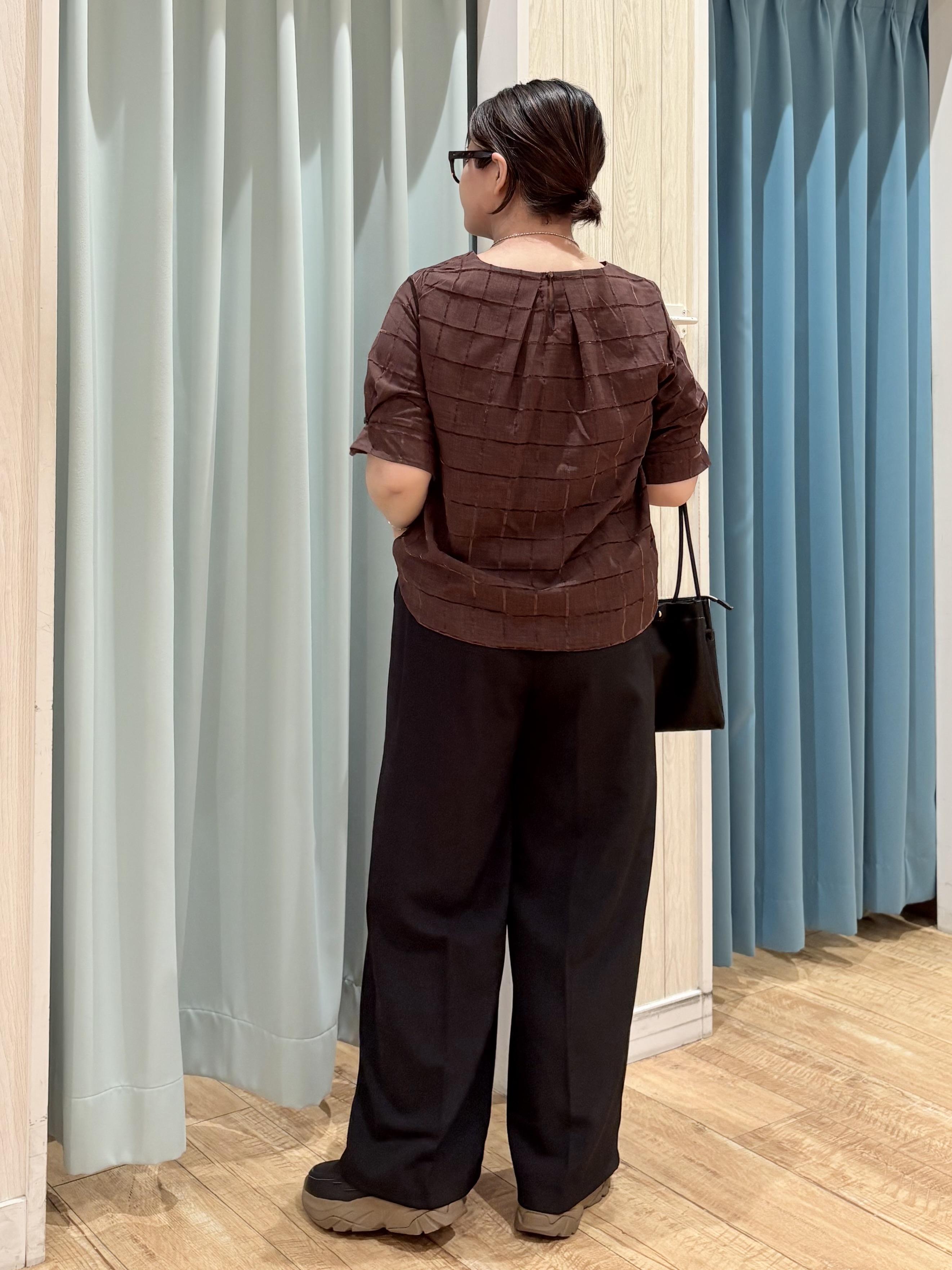 砂糖さんの「SHOO･LA･RUE｜【セットアップ可/S-LL】1枚で秋気分 モールチェックタックスリーブ ブラウス」を使ったコーディネート