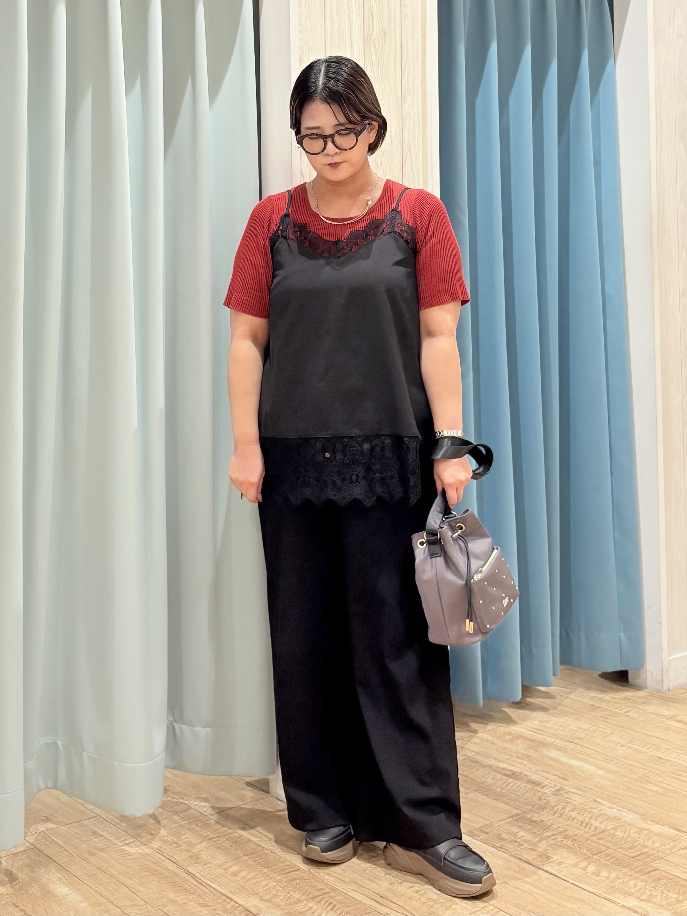 砂糖さんの「SHOO･LA･RUE｜【洗濯機可/S-LL】体型カバーしながらこなれ見え。レース付きキャミソール」を使ったコーディネート