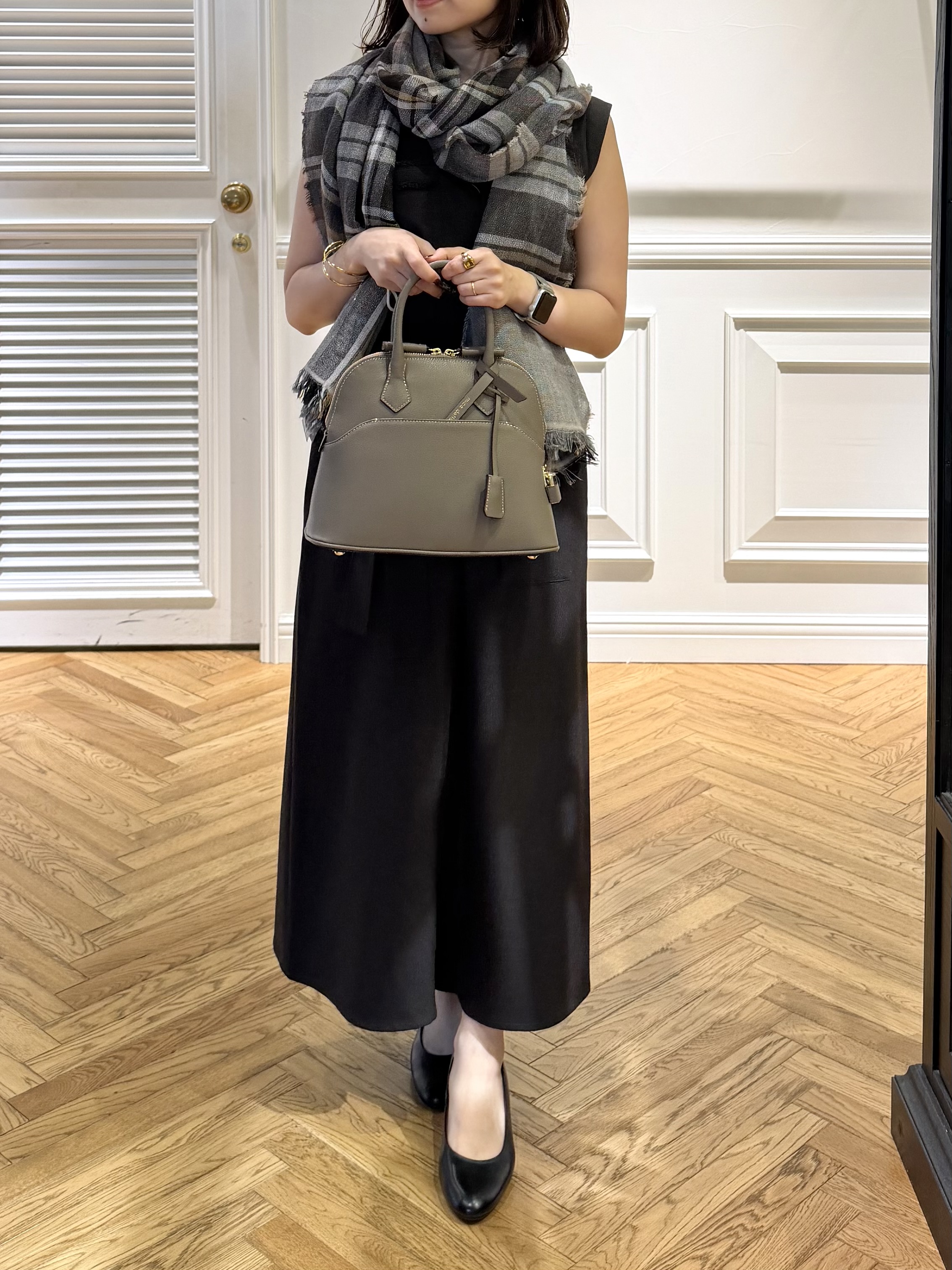 つじ まこさんの「DRESSTERIOR｜【ウォッシャブル】ツイードライクワンピース」を使ったコーディネート