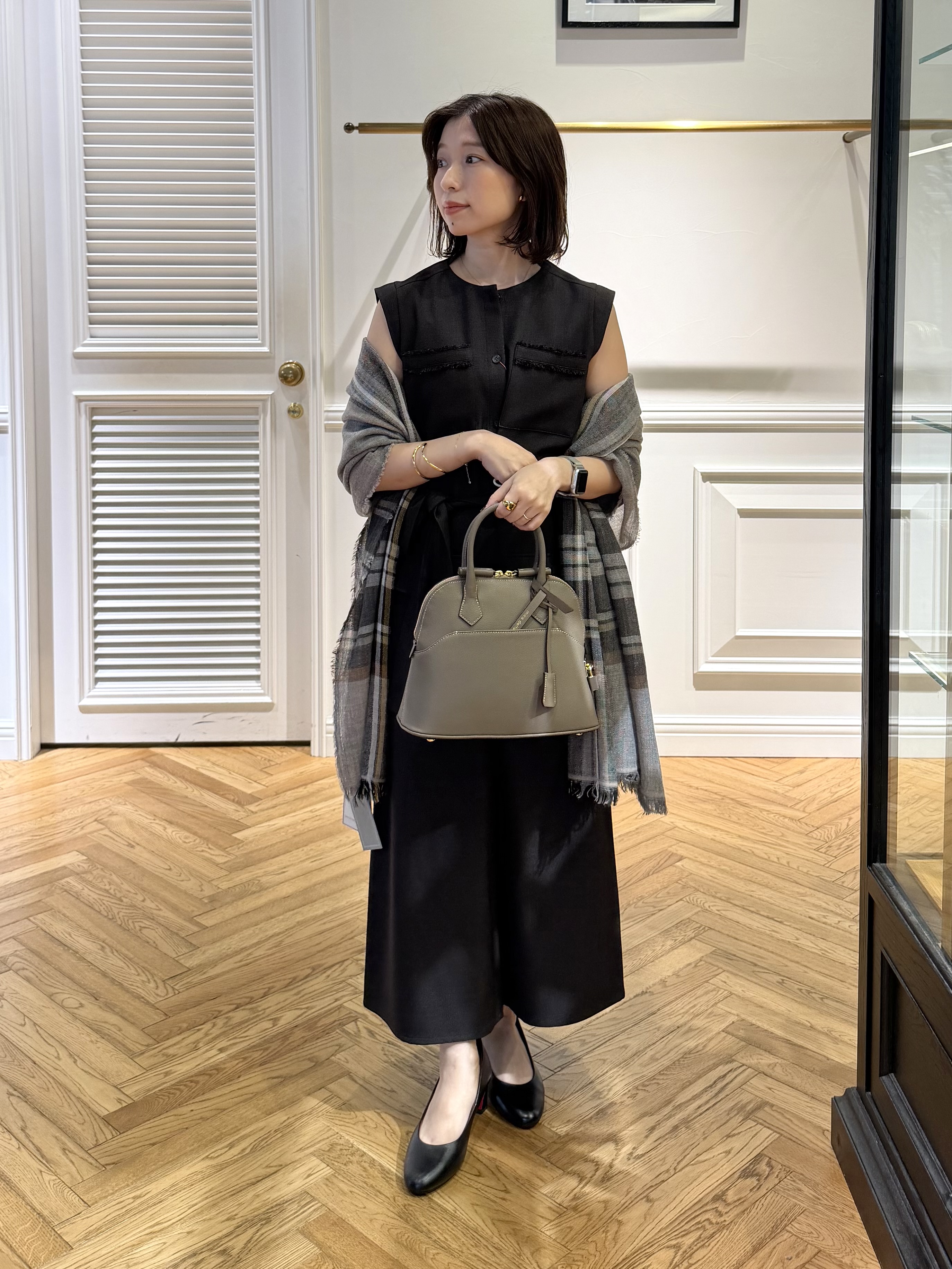 つじ まこさんの「DRESSTERIOR｜【ウォッシャブル】ツイードライクワンピース」を使ったコーディネート