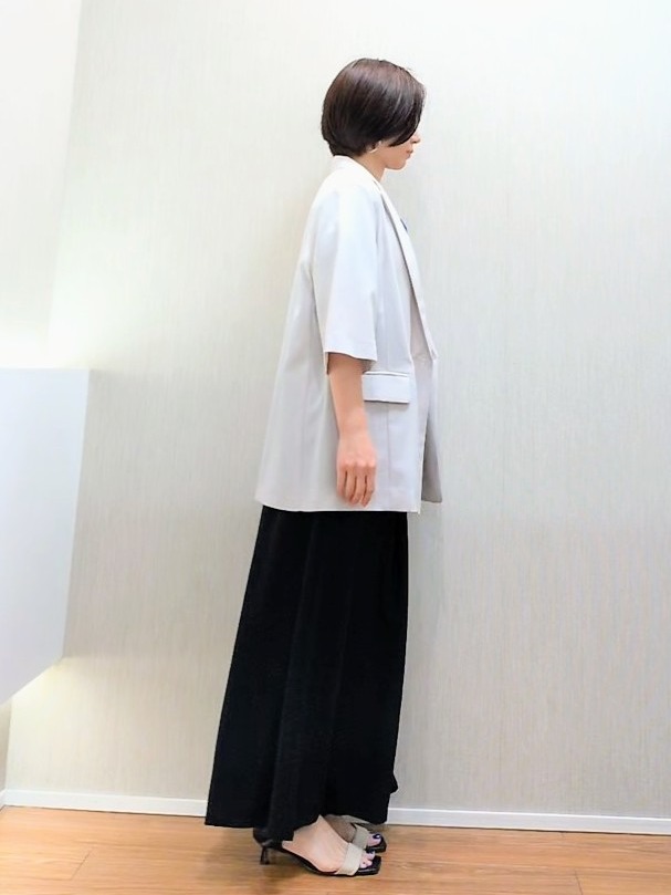 ミズタさんの「UNTITLED｜【秋の通勤羽織/セットアップ可/UVカット】エアリークール半袖ジャケット」を使ったコーディネート