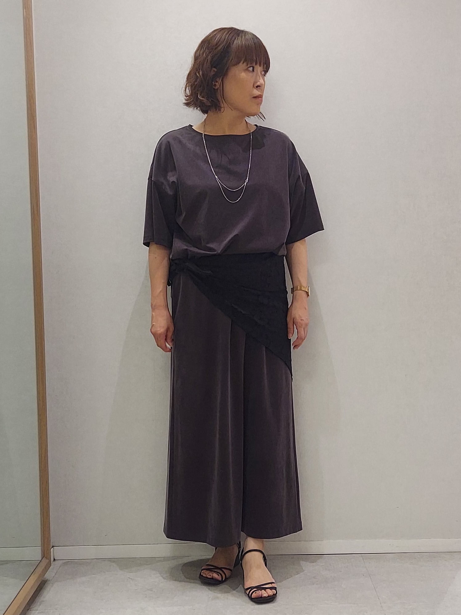 Koyaさんの「UNTITLED｜【きれいめTシャツ/セットアップ可】ヴィンテージライクプルオーバー」を使ったコーディネート