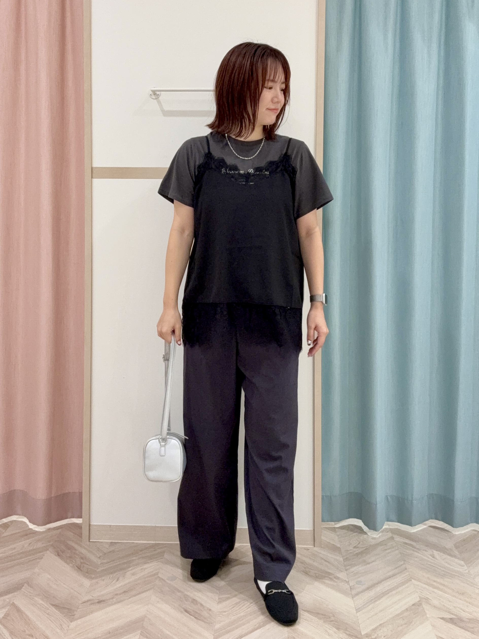 kさんの「SHOO･LA･RUE｜【S-LL/洗濯機可】大人のベーシックカラープリントTシャツ」を使ったコーディネート
