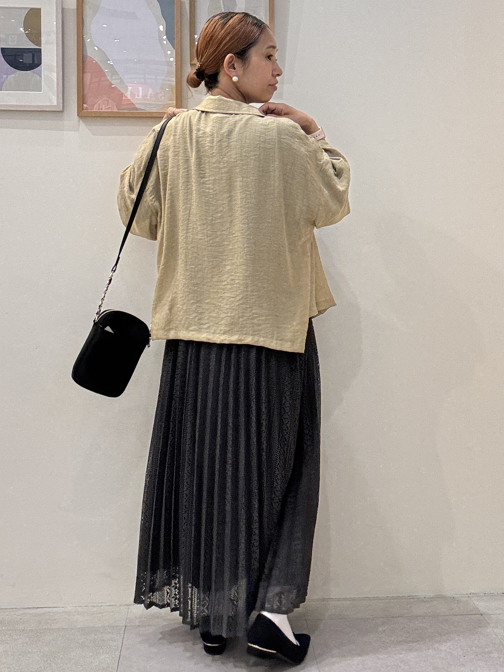 たけぴさんの「SHOO･LA･RUE｜【S-LL/5分袖/洗濯機可】程よい透け感 ポケット付きシャツ」を使ったコーディネート