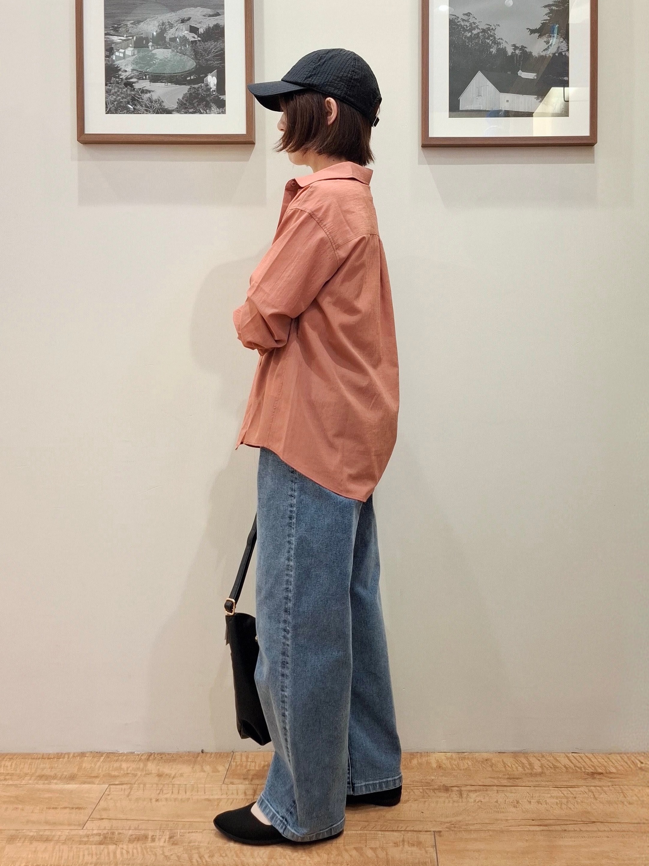 まあるさんの「SHOO･LA･RUE｜【通気性〇/S-LL/洗濯機可】羽織にも使いやすい きちんとベーシックシャツ」を使ったコーディネート