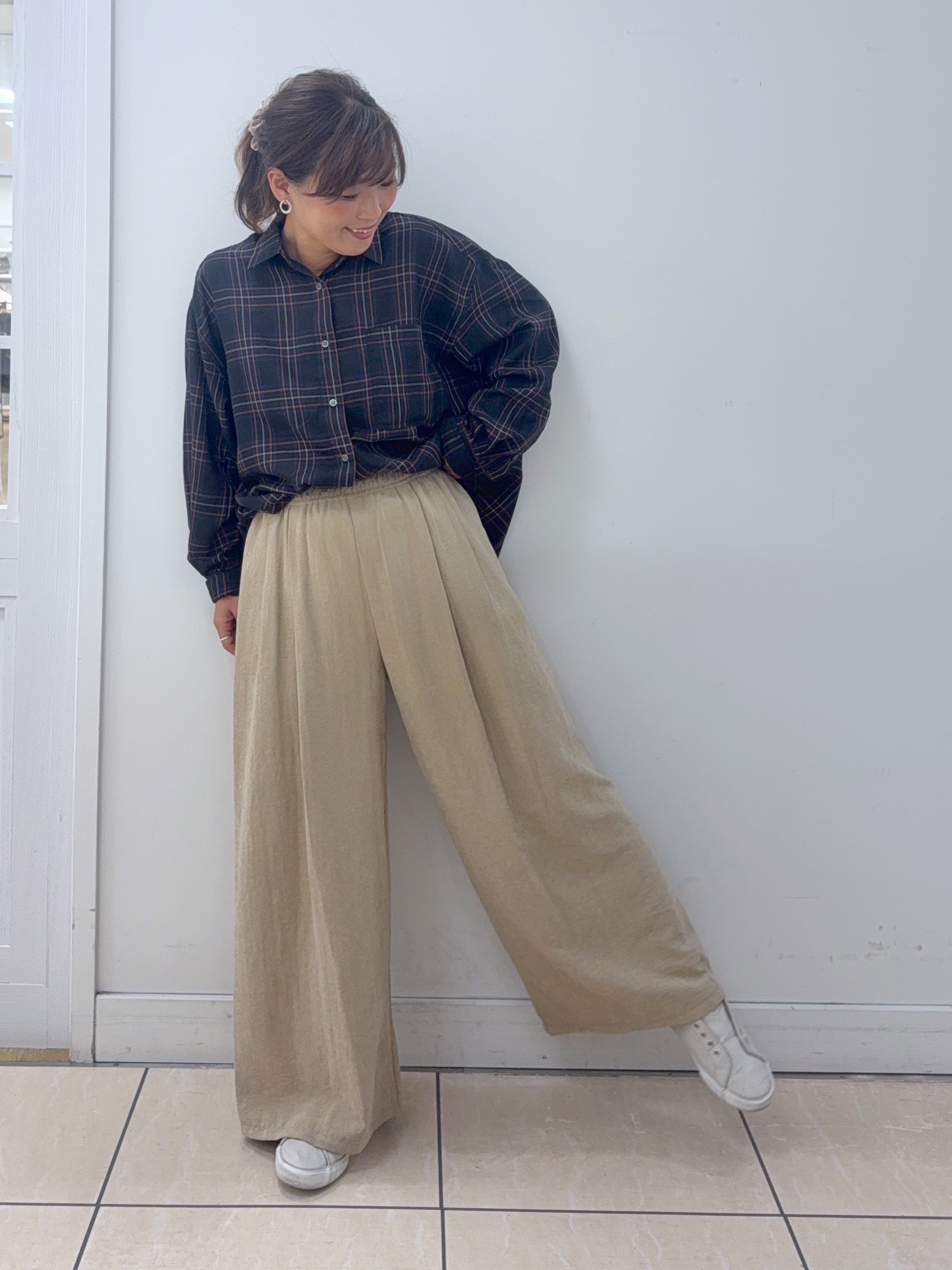 Osawaさんの「Dessin｜【秋羽織り/セットアップ可/洗える】シアーチェック オーバーシャツ」を使ったコーディネート