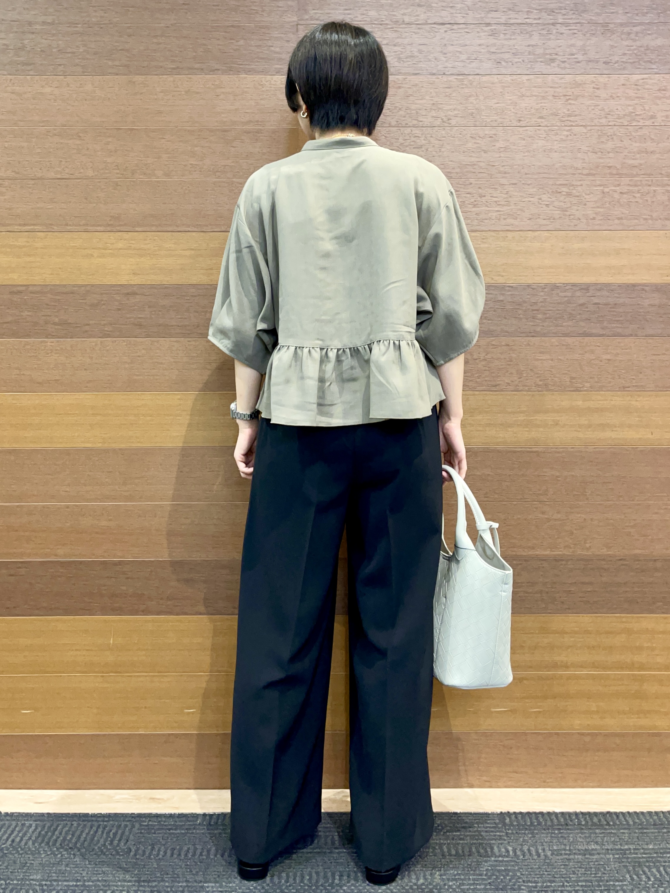 umiさんの「OPAQUE.CLIP｜フリルペプラムブラウス【UV／接触冷感／吸水速乾／防シワ／洗濯機OK】」を使ったコーディネート