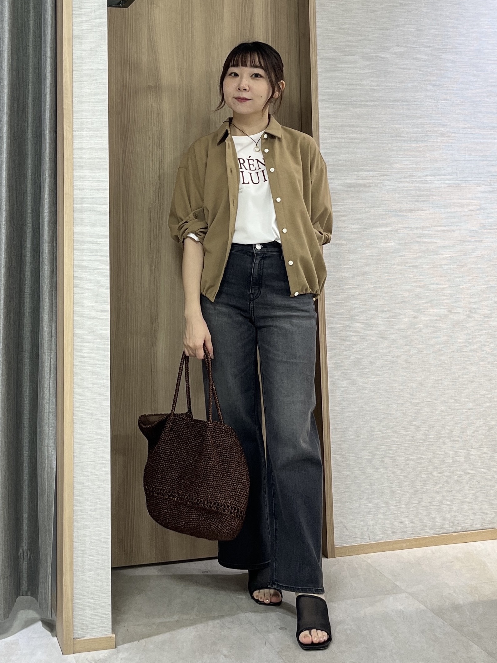 KAHOさんの「UNTITLED｜【秋羽織り/セットアップ可/UVカット】エアリークールドロストシャツ」を使ったコーディネート