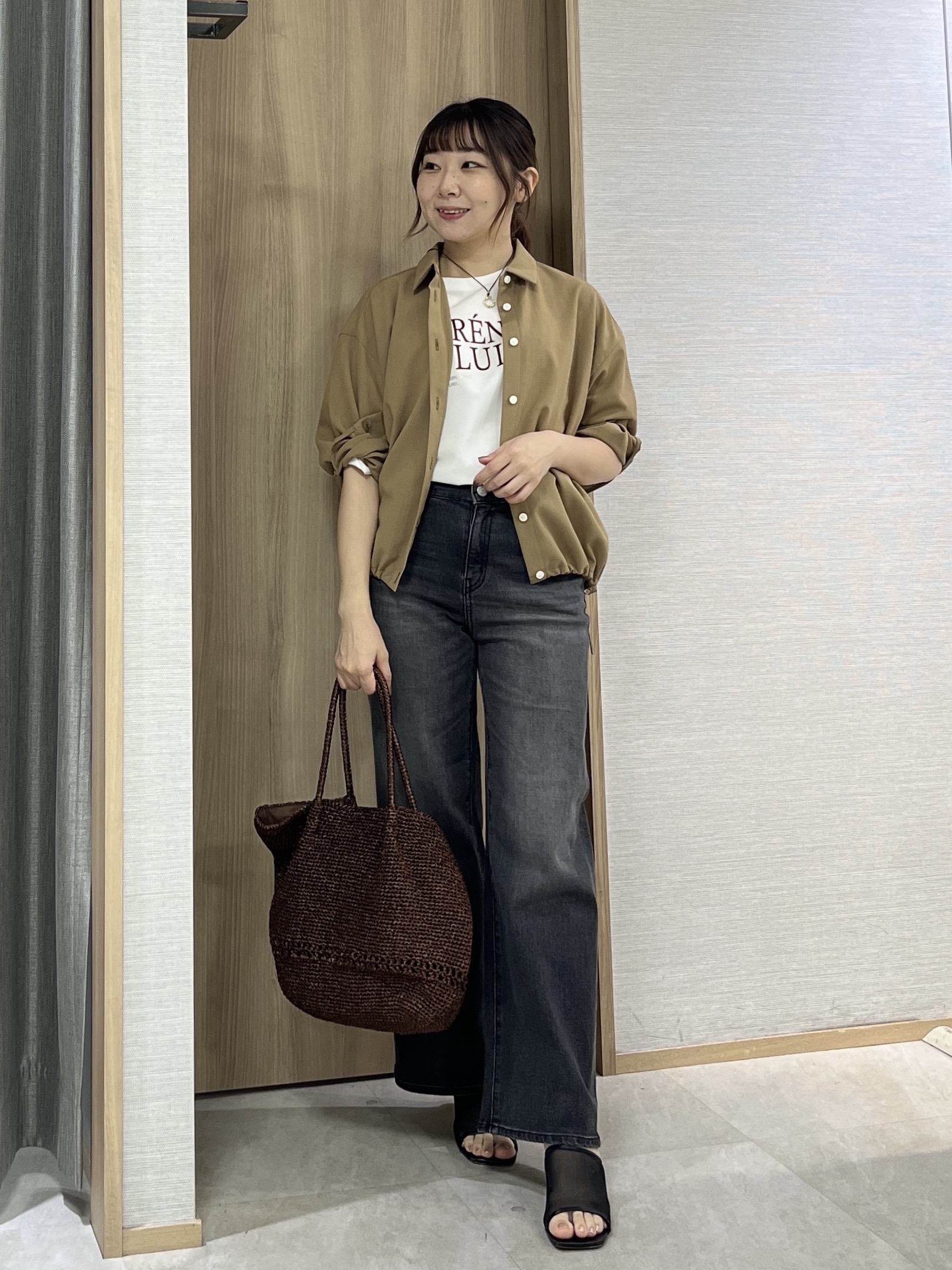 KAHOさんの「UNTITLED｜【秋羽織り/セットアップ可/UVカット】エアリークールドロストシャツ」を使ったコーディネート
