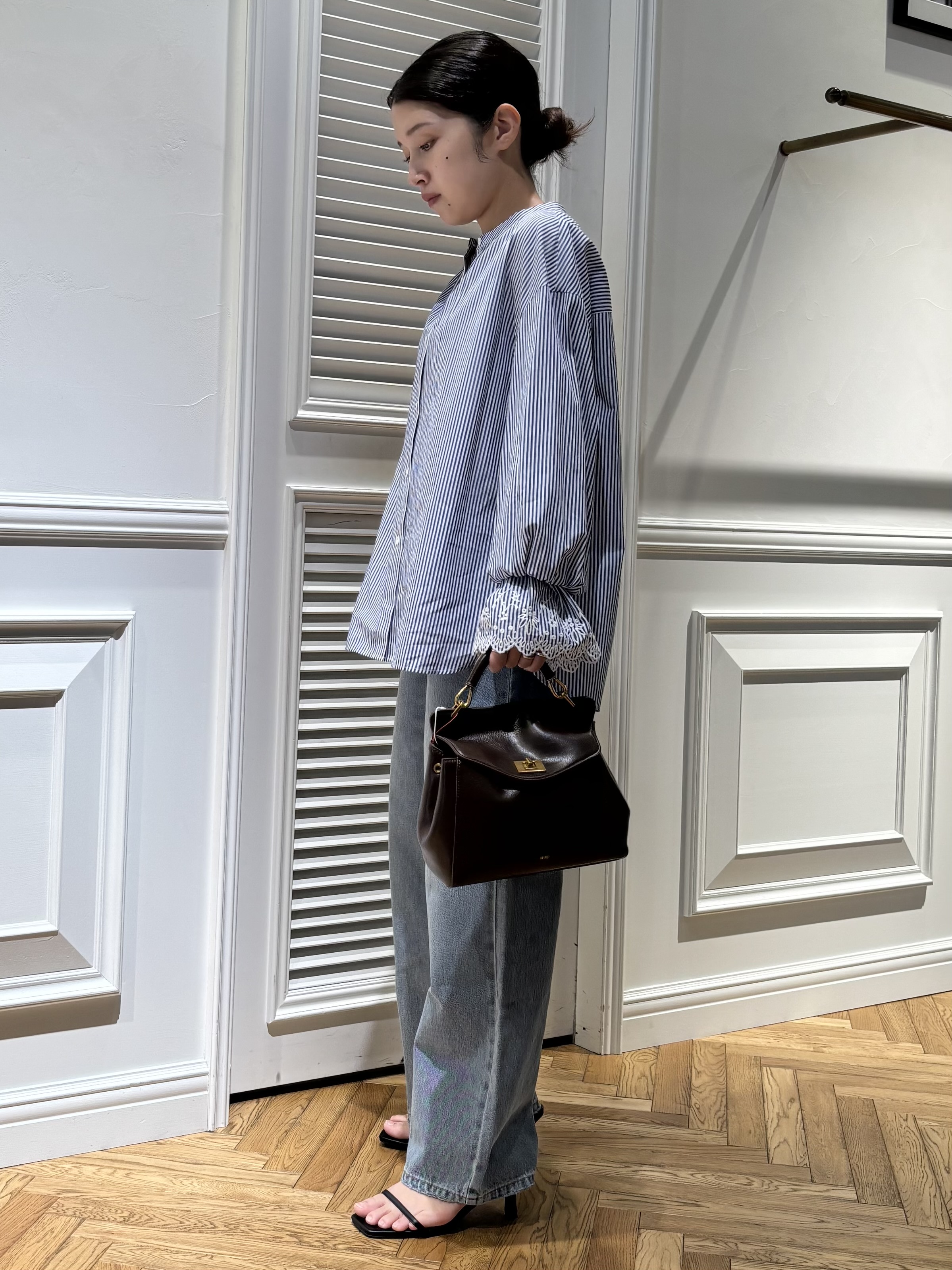Mgmさんの「DRESSTERIOR｜【STORY11月号掲載】エンブロイダリーカフスシャツ」を使ったコーディネート