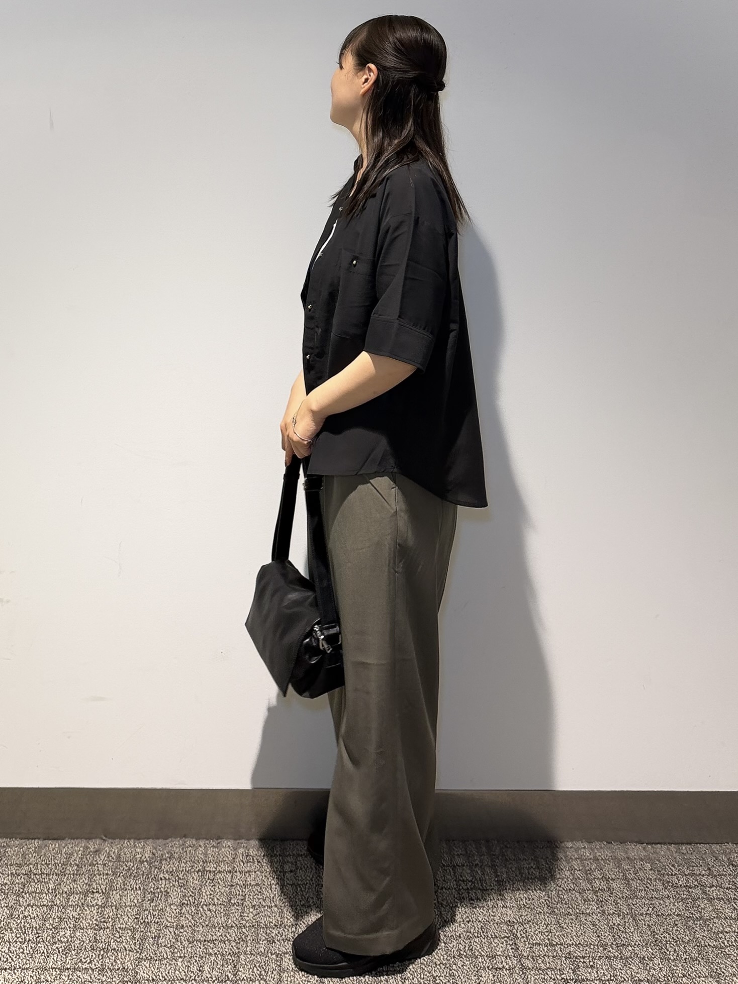 みーさんの「grove｜【洗濯機◎】ほんのり大人の透け感、シアーカバーブラウス」を使ったコーディネート