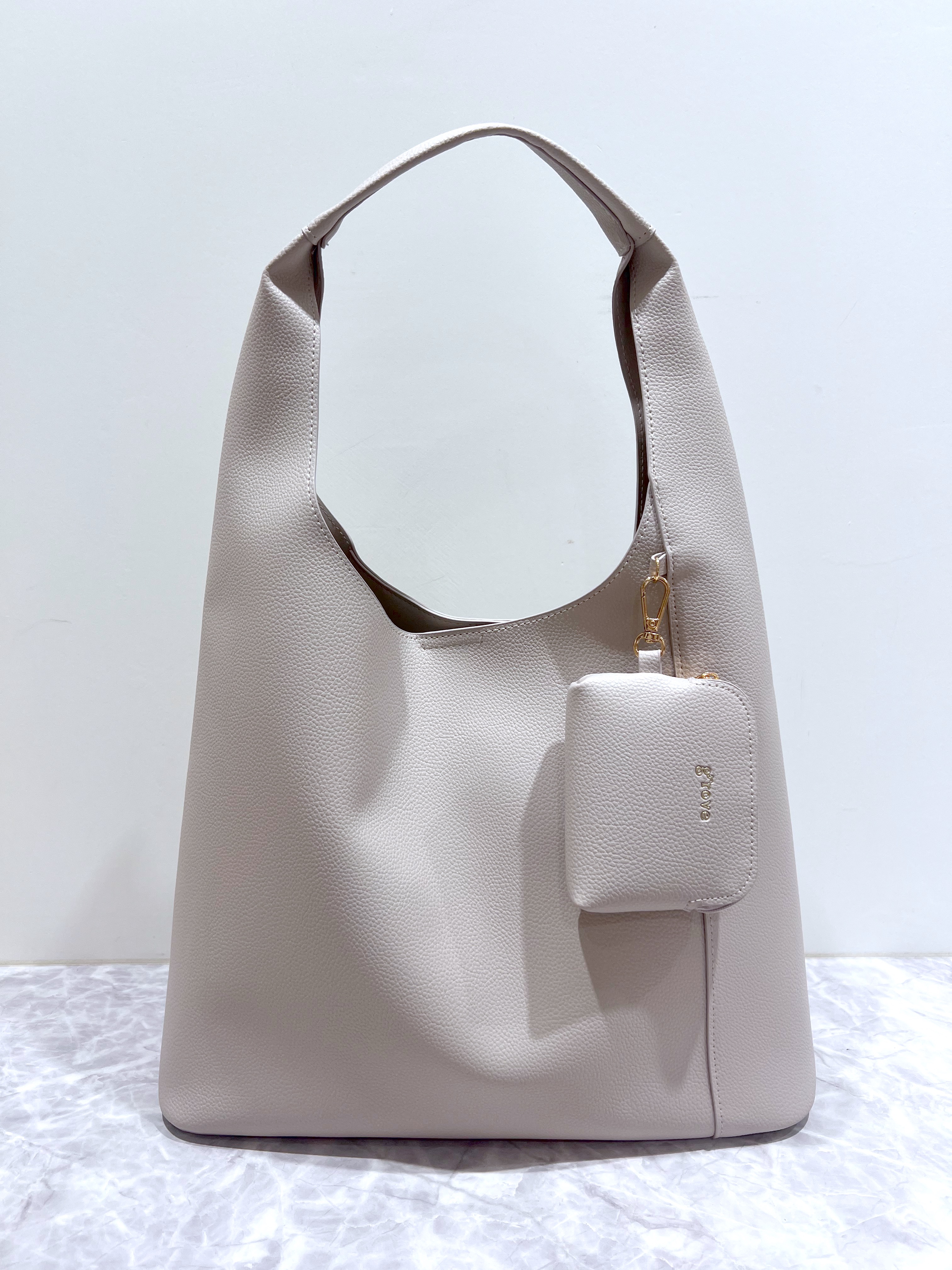 ARISAさんの「grove｜高評価！【洗える／名品】大人の透け感、シアーカーディガン」を使ったコーディネート
