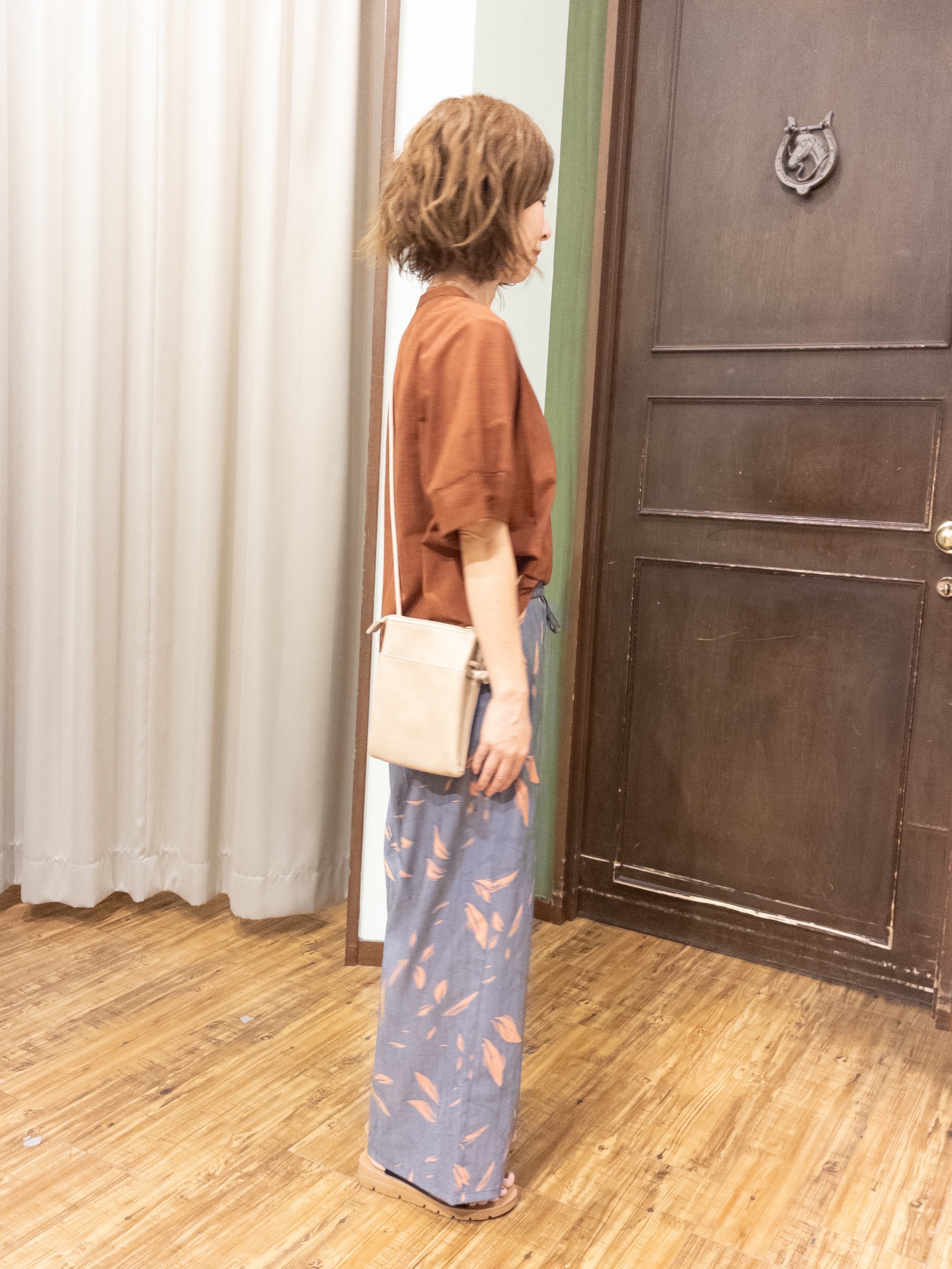 yukaさんの「SHOO･LA･RUE｜【洗濯後しわになりにくい/インせずきまる】シンプルだけど女性らしい 麻調スキッパーブラウス」を使ったコーディネート