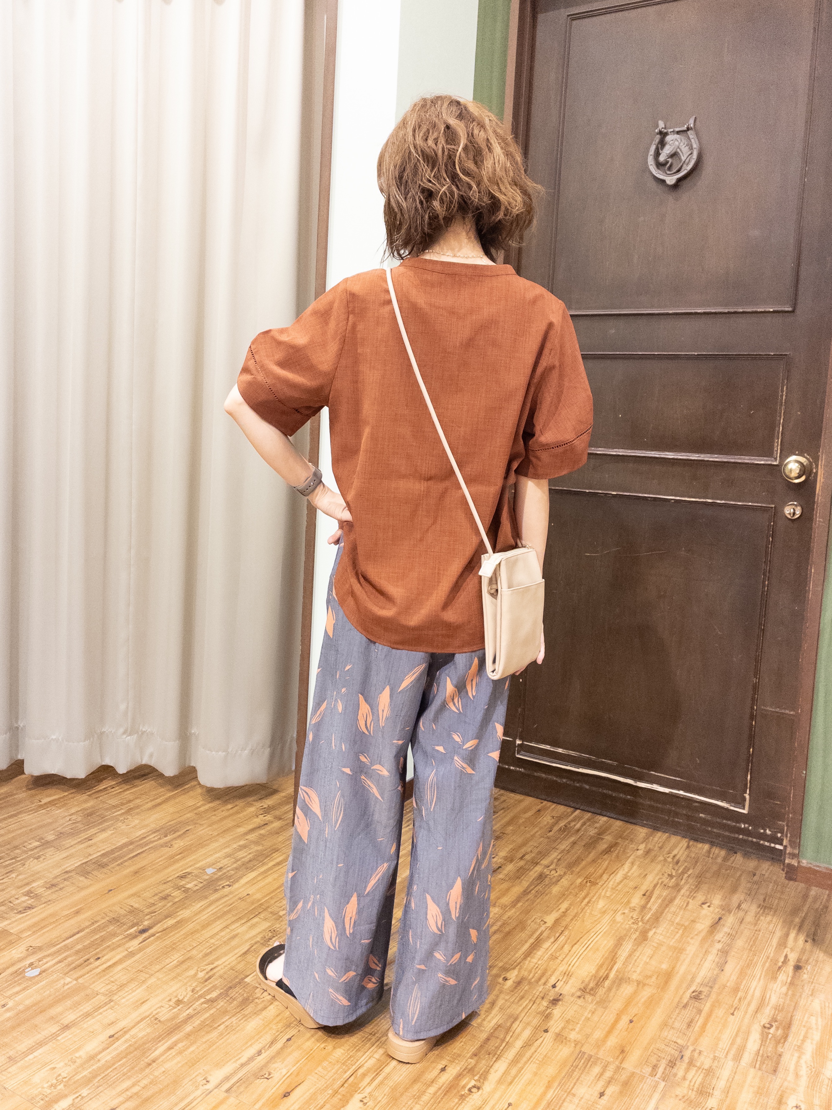 yukaさんの「SHOO･LA･RUE｜【洗濯後しわになりにくい/インせずきまる】シンプルだけど女性らしい 麻調スキッパーブラウス」を使ったコーディネート