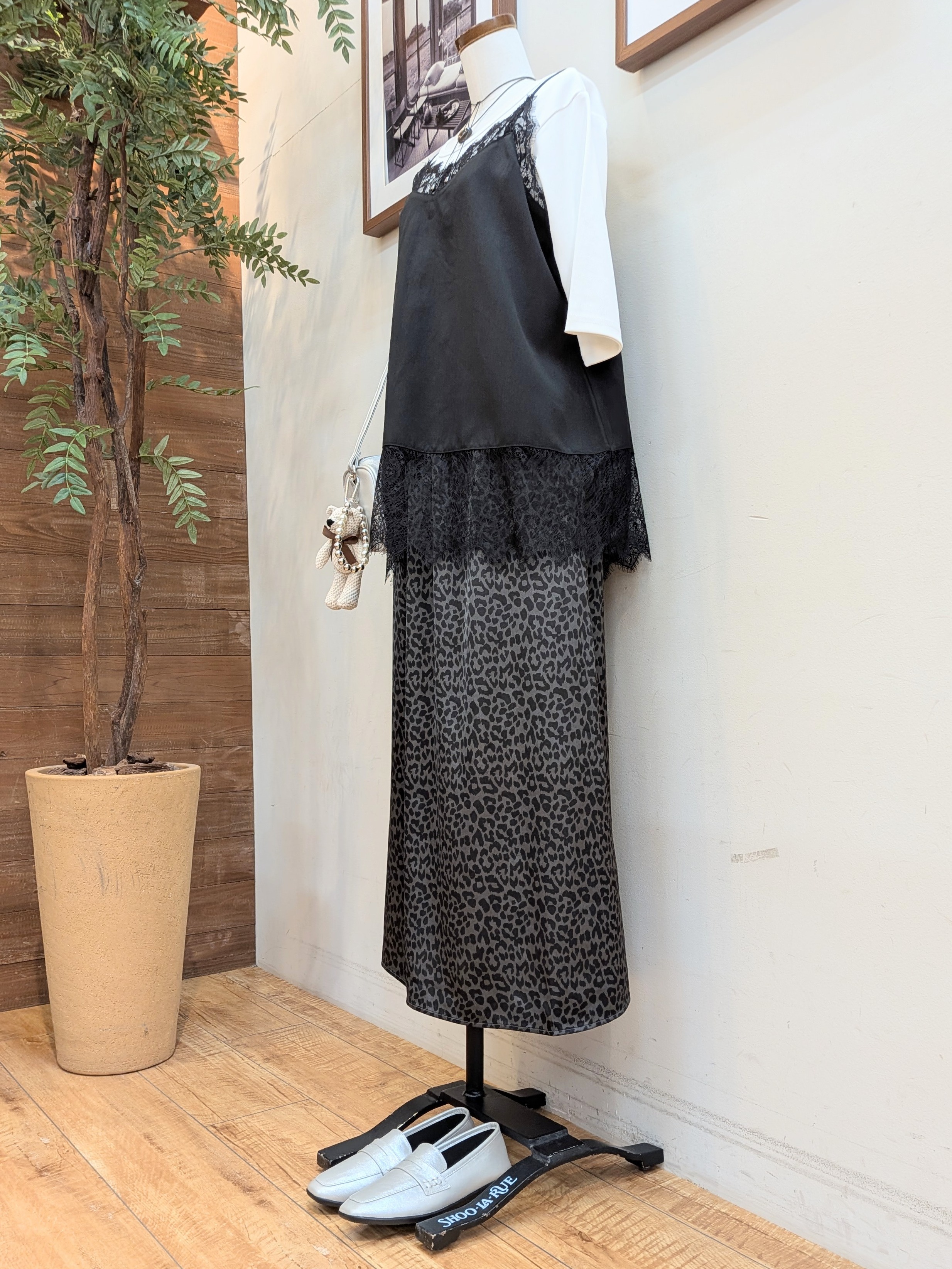 うっちーさんの「SHOO･LA･RUE｜【前後2WAY/S-LL/洗濯機可】着回しやすい 5分袖テレコトップス」を使ったコーディネート
