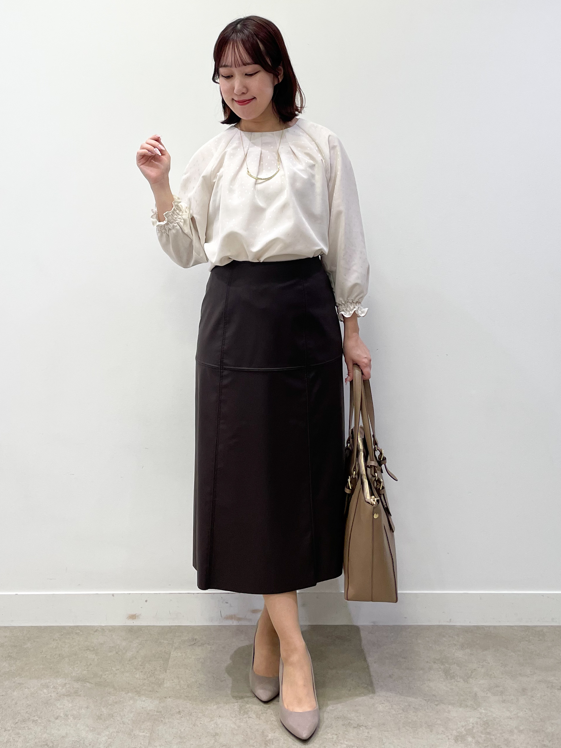 yukariさんの「Reflect｜タックデザイン ラグランスリーブブラウス」を使ったコーディネート