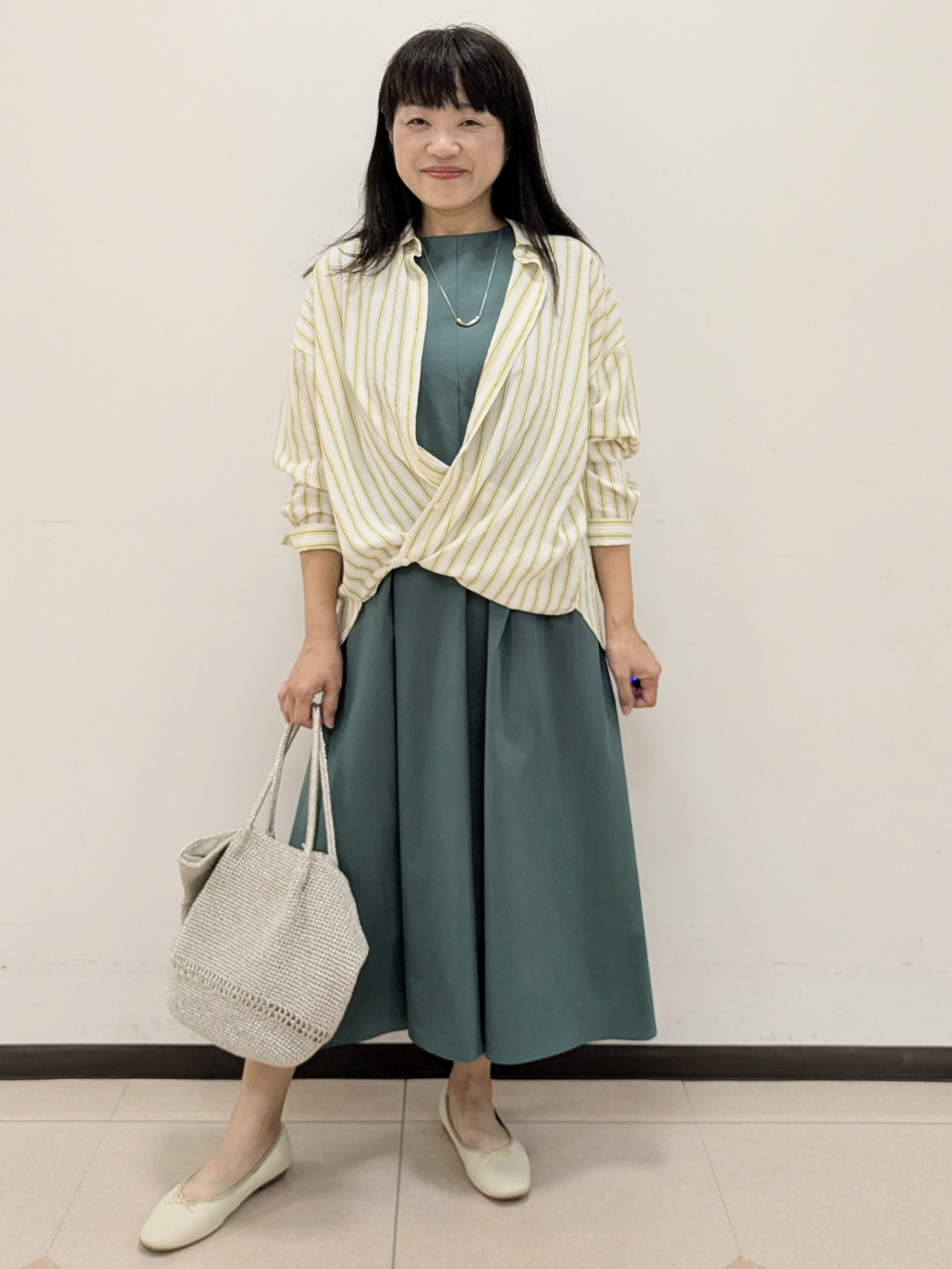 ともさんの「UNTITLED｜【秋映え/羽織り】ストライプシャツ」を使ったコーディネート