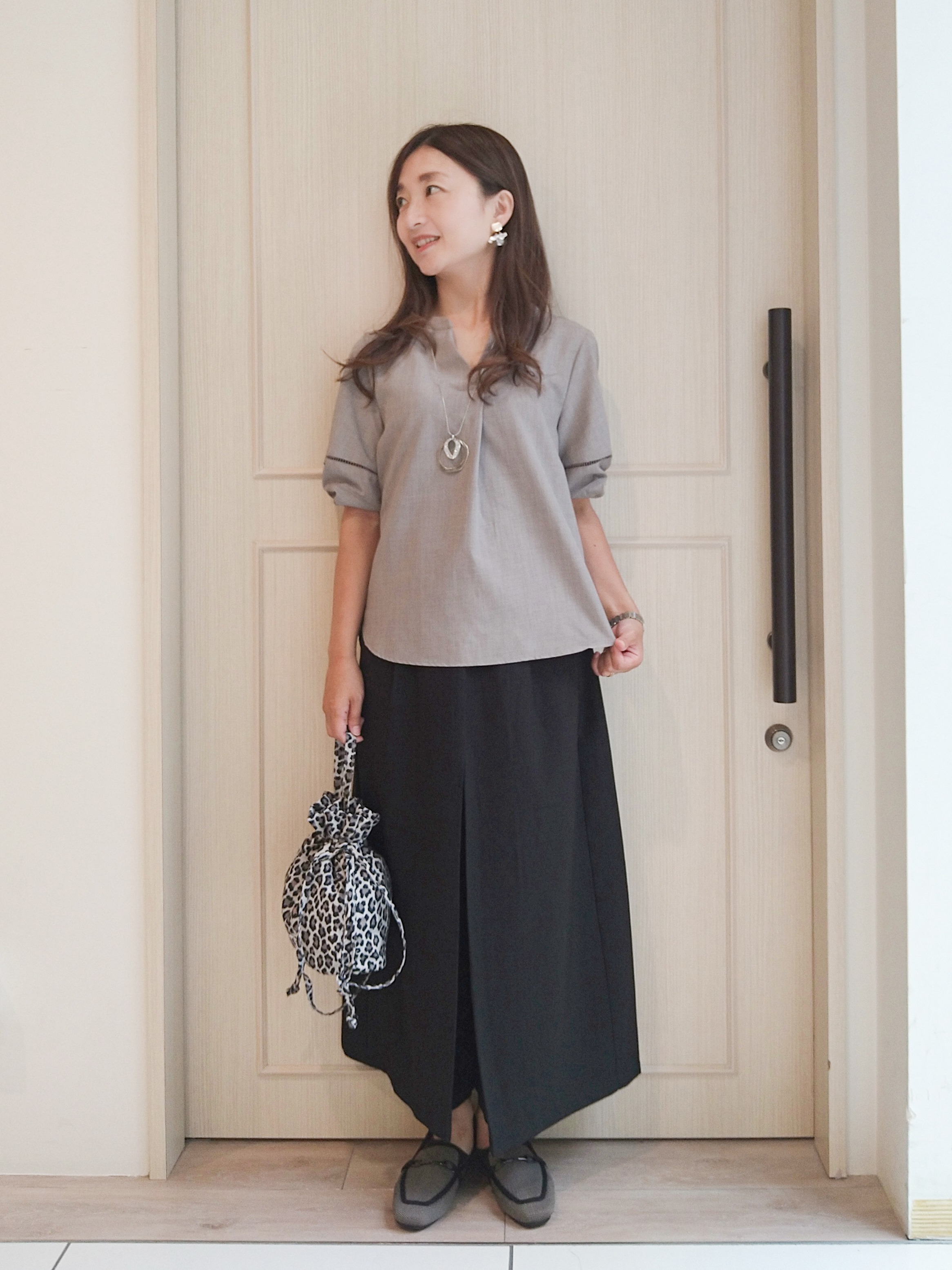 mi-saさんの「SHOO･LA･RUE｜【洗濯後しわになりにくい/インせずきまる】シンプルだけど女性らしい 麻調スキッパーブラウス」を使ったコーディネート