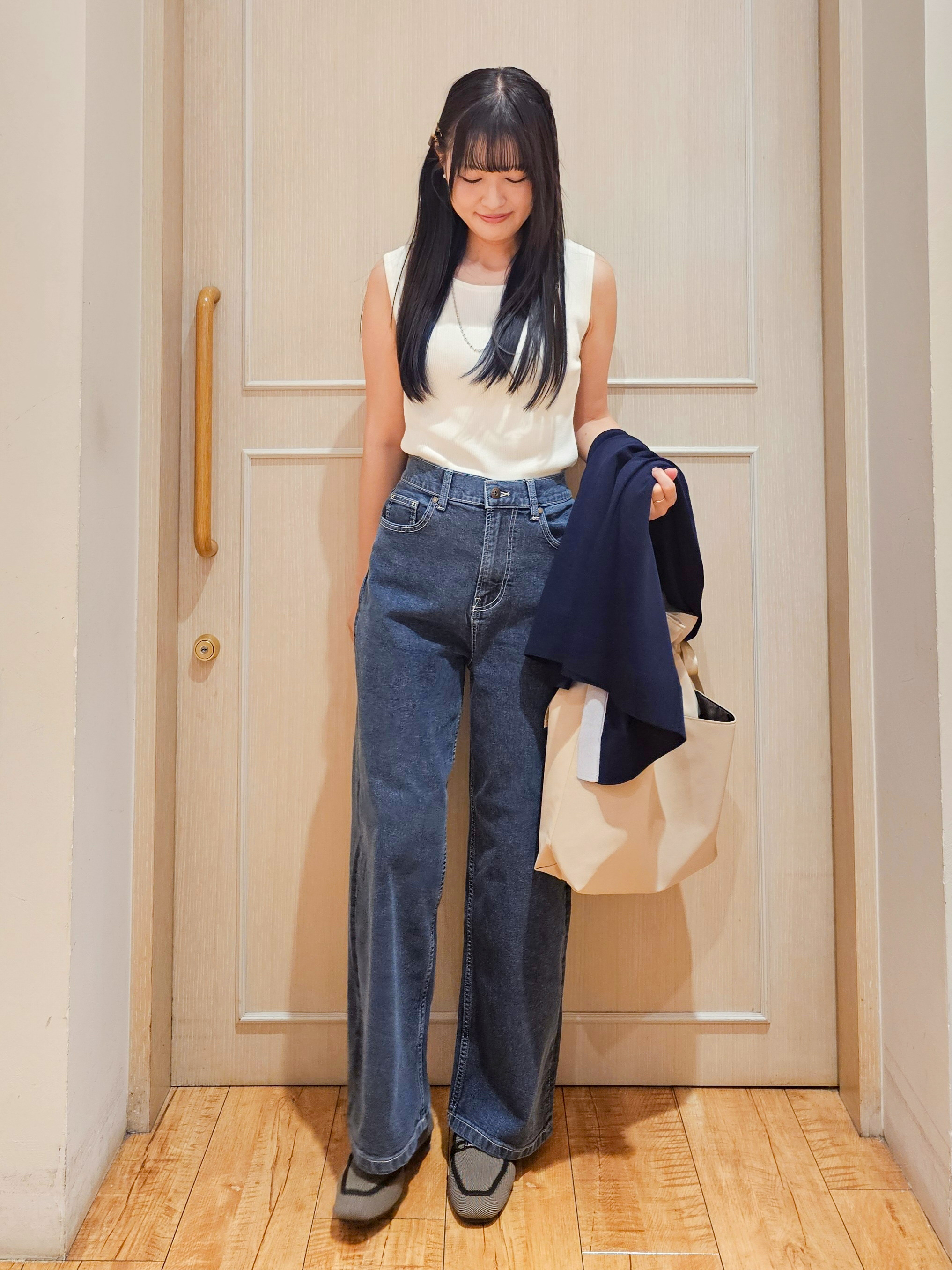 ゆゆさんの「SHOO･LA･RUE｜【お袖丈選べる/UV/毛玉になりにくい】目を引く配色デザイン ボタンレスミドルカーディガン」を使ったコーディネート
