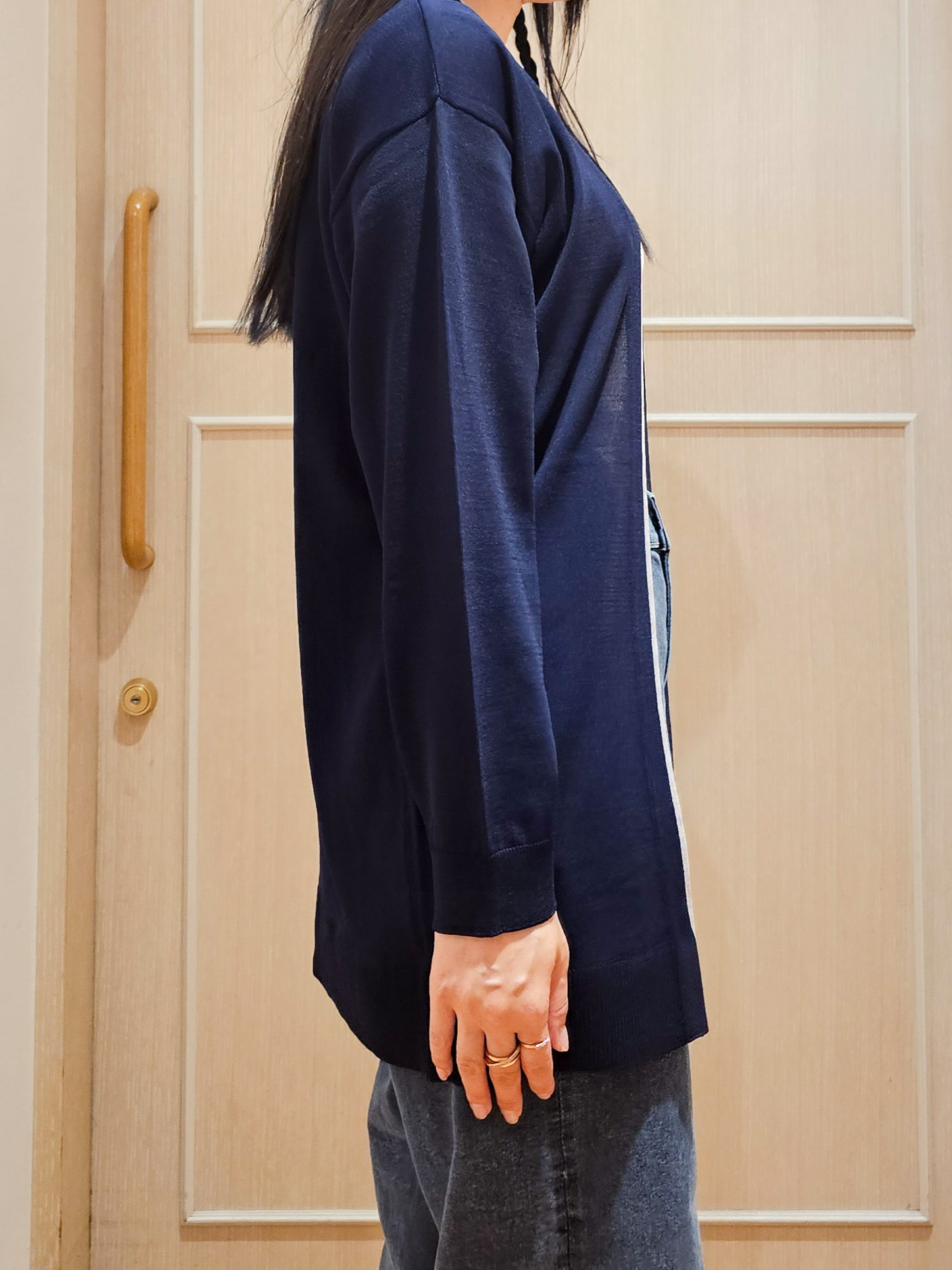 ゆゆさんの「SHOO･LA･RUE｜【お袖丈選べる/UV/毛玉になりにくい】目を引く配色デザイン ボタンレスミドルカーディガン」を使ったコーディネート