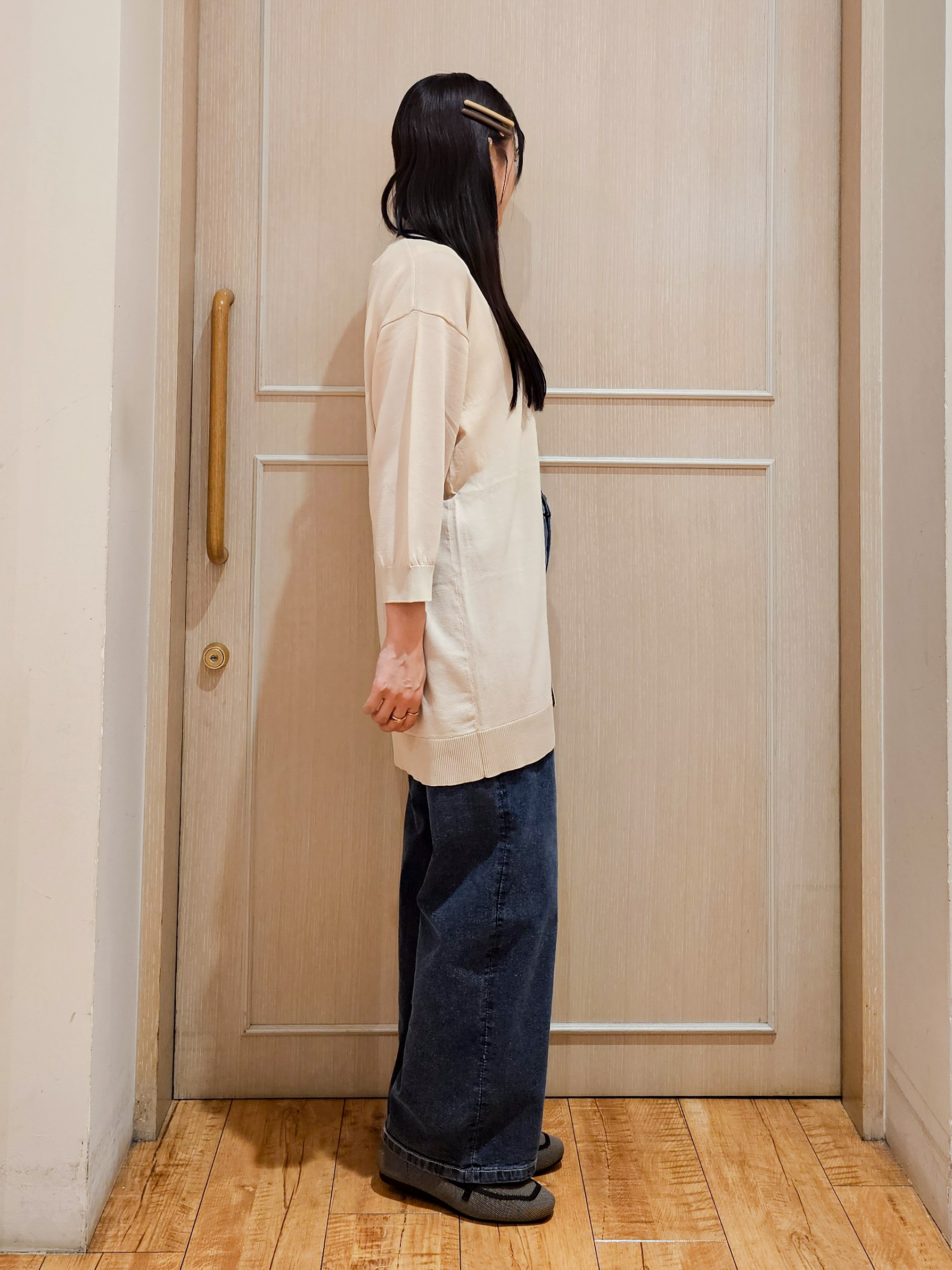 ゆゆさんの「SHOO･LA･RUE｜【お袖丈選べる/UV/毛玉になりにくい】目を引く配色デザイン ボタンレスミドルカーディガン」を使ったコーディネート