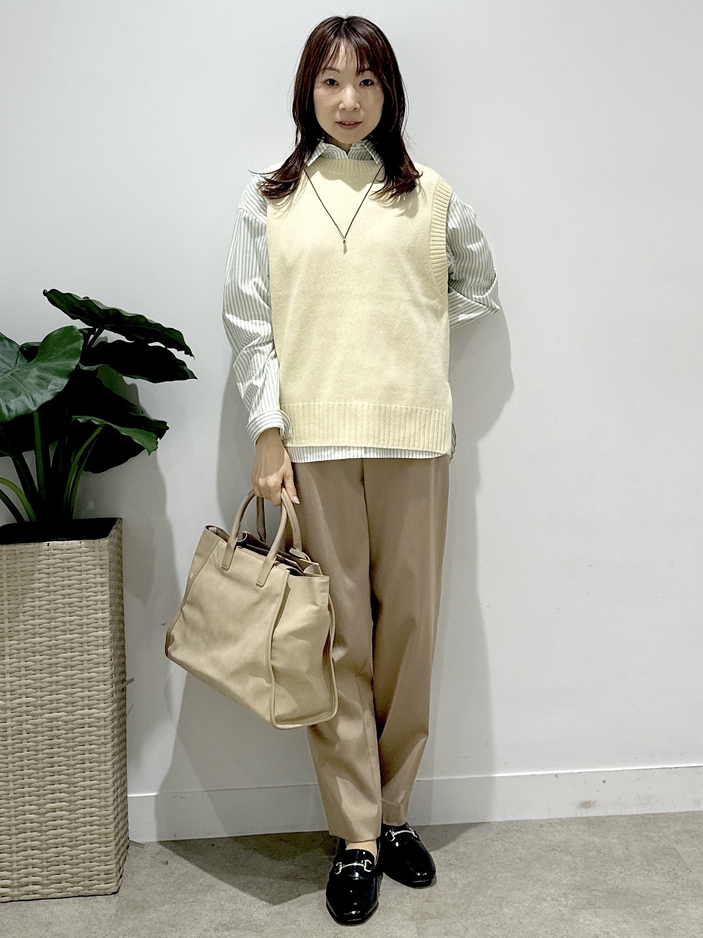 Miwaさんの「UNTITLED｜【5色展開/手洗い可】ローシルクウールニットベスト」を使ったコーディネート