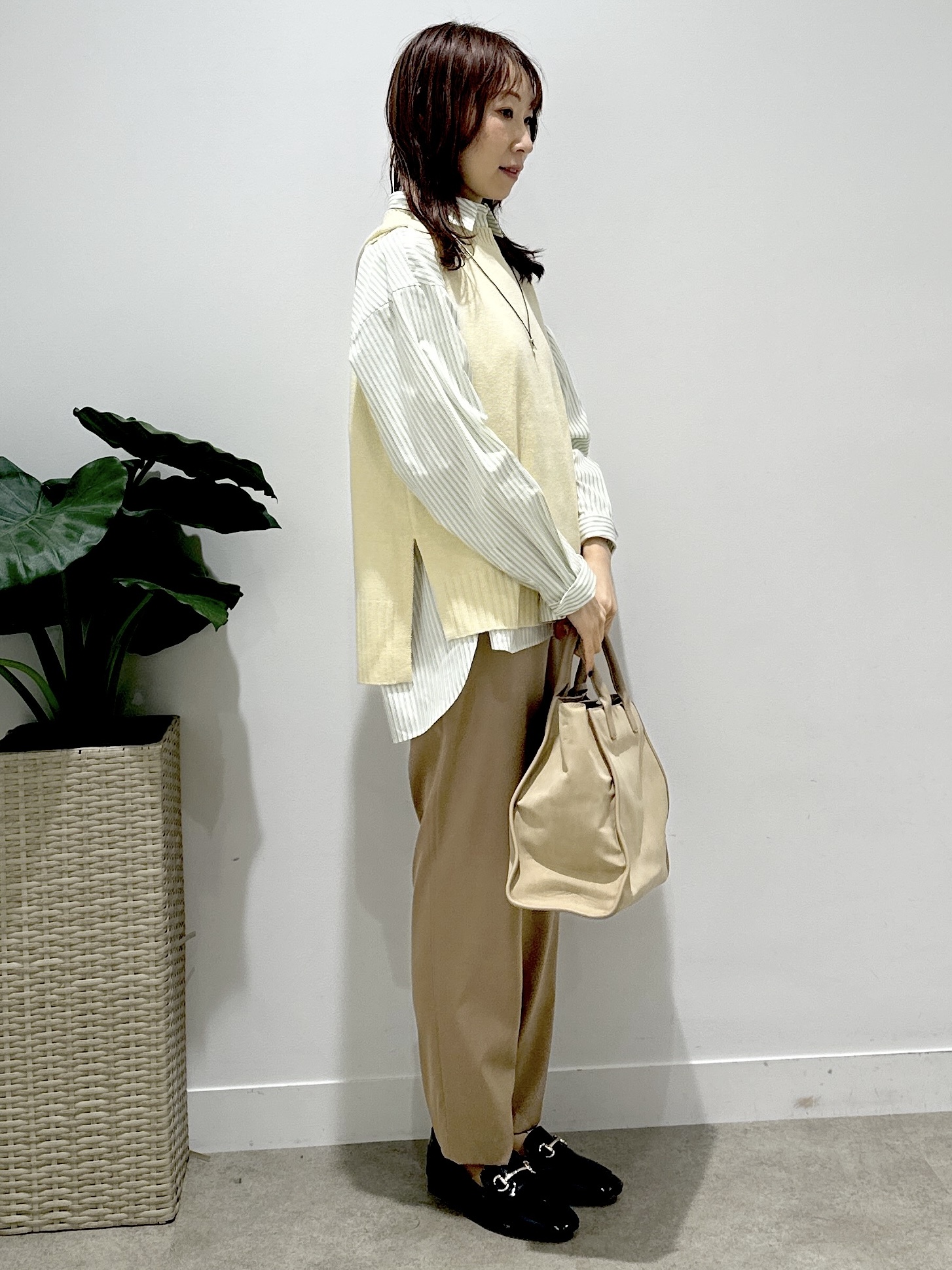 Miwaさんの「UNTITLED｜【5色展開/手洗い可】ローシルクウールニットベスト」を使ったコーディネート