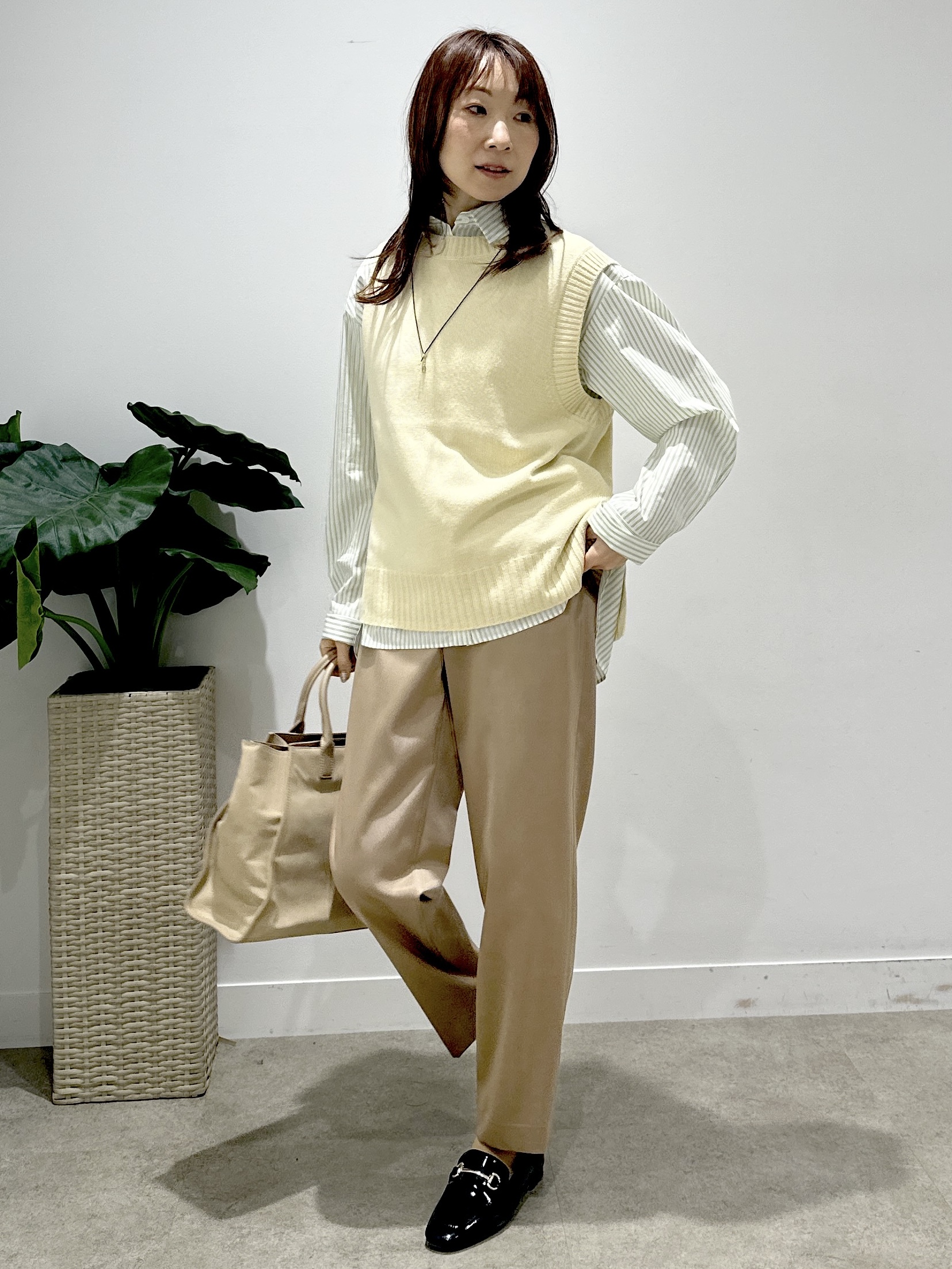 Miwaさんの「UNTITLED｜【5色展開/手洗い可】ローシルクウールニットベスト」を使ったコーディネート