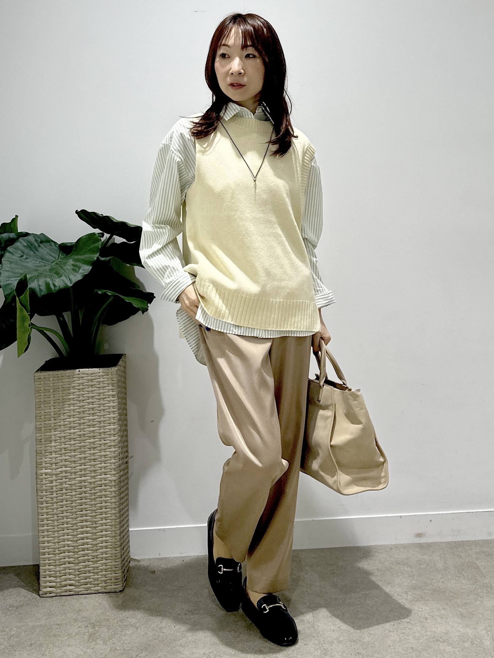 Miwaさんの「UNTITLED｜【5色展開/手洗い可】ローシルクウールニットベスト」を使ったコーディネート