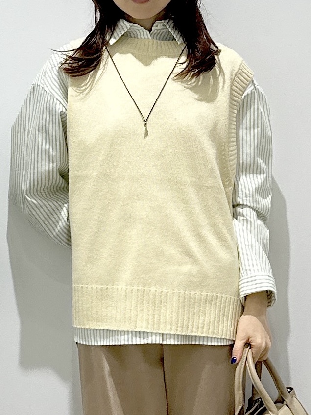 Miwaさんの「UNTITLED｜【5色展開/手洗い可】ローシルクウールニットベスト」を使ったコーディネート