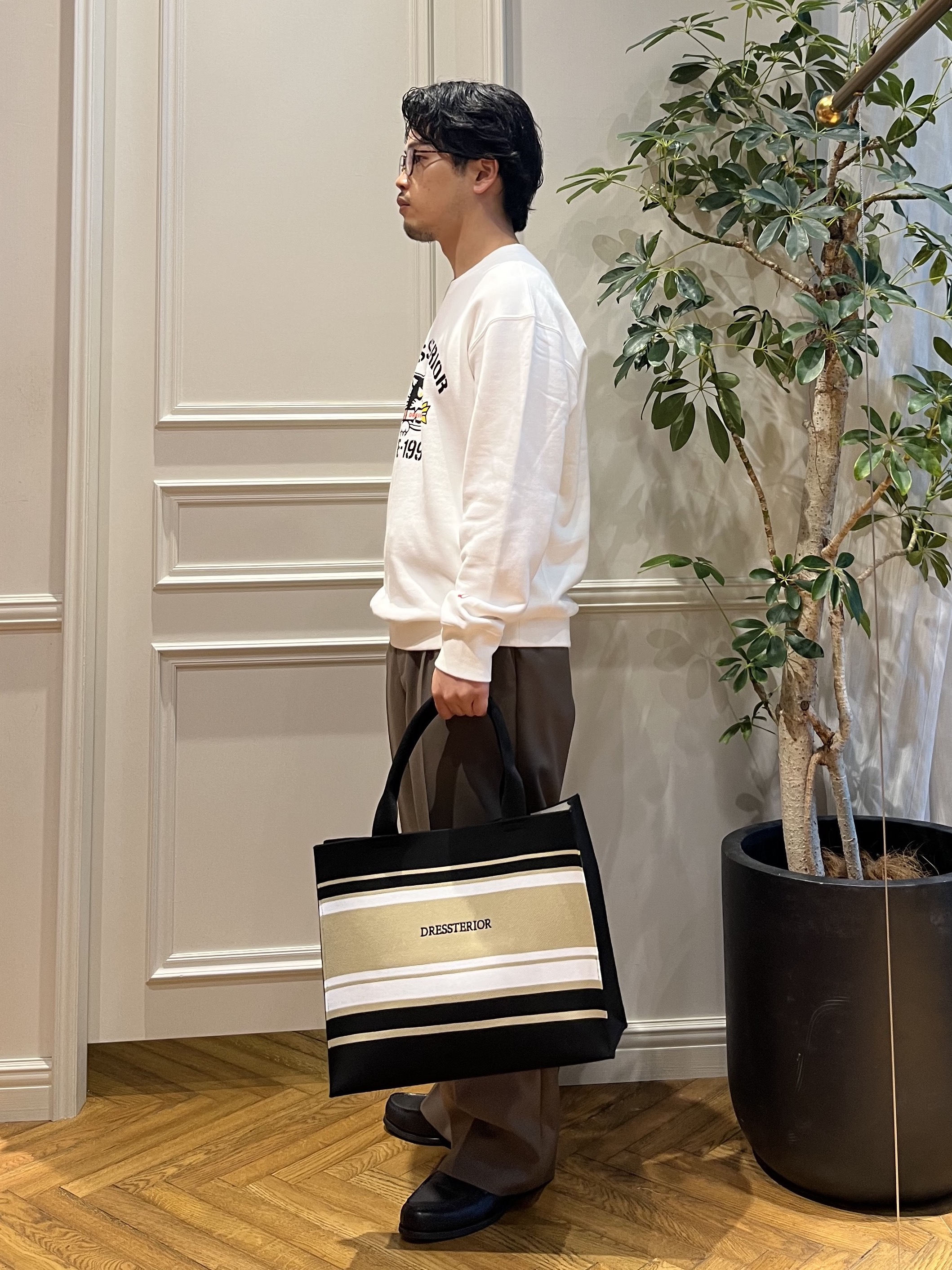 Tokuさんの「DRESSTERIOR｜ミサイルキャット 裏起毛スウェットクルーネックTシャツ」を使ったコーディネート