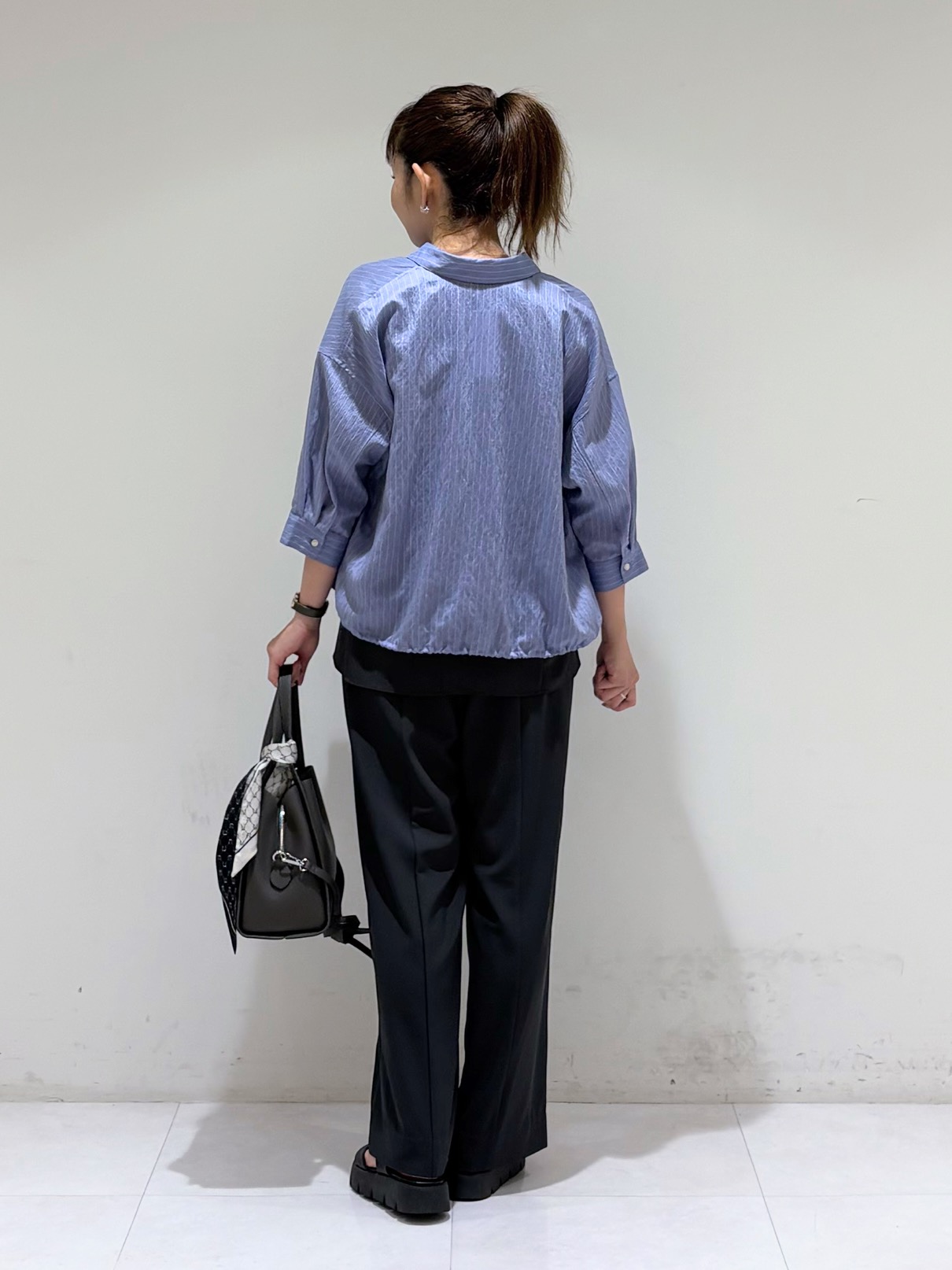 tsuyuさんの「INDIVI｜【2柄展開】柄デザインスカーフ」を使ったコーディネート