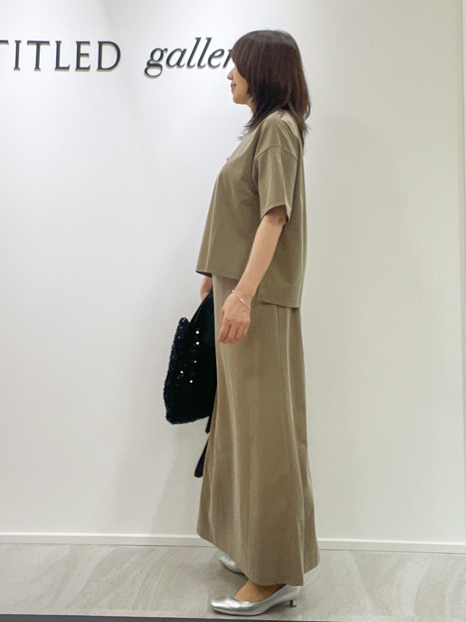 めいさんの「UNTITLED｜【きれいめTシャツ/セットアップ可】ヴィンテージライクプルオーバー」を使ったコーディネート